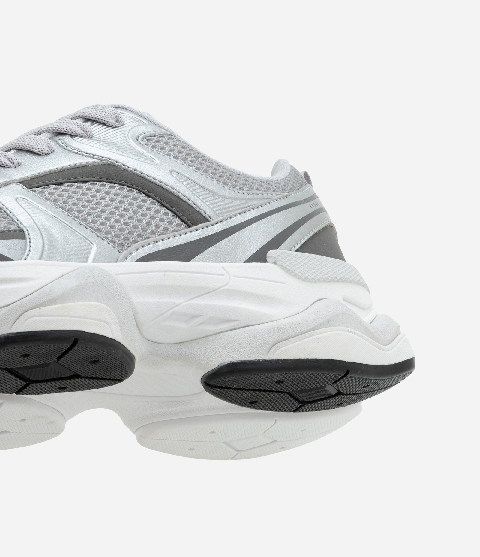 Tênis Running com Recortes e Texturizado Cinza 3