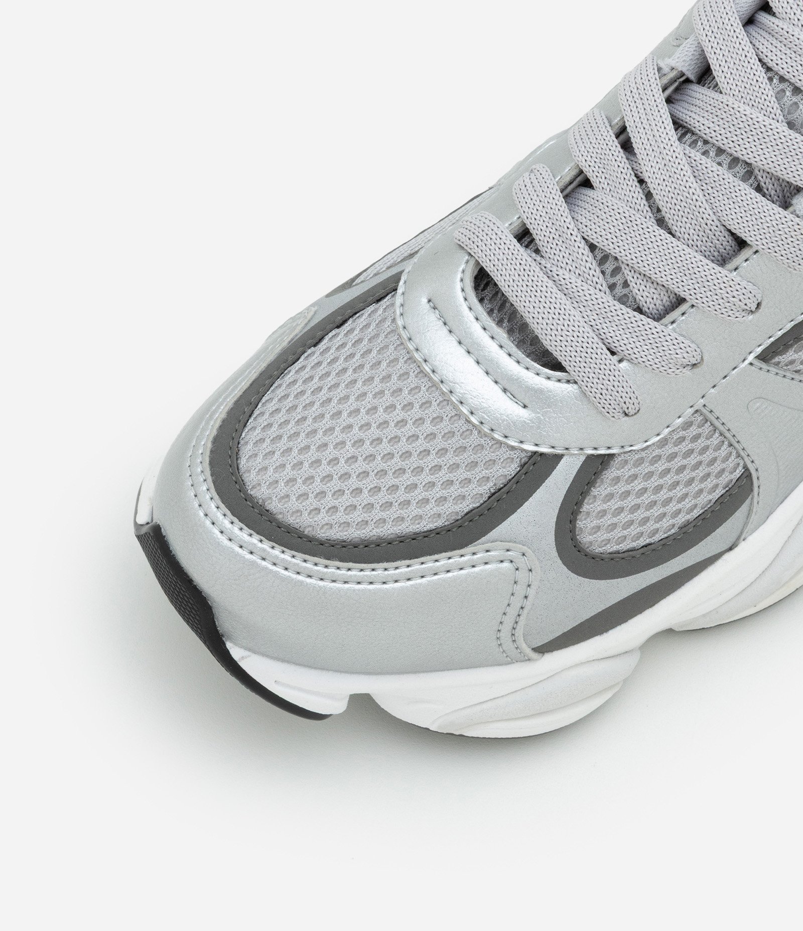 Tênis Running com Recortes e Texturizado Cinza 4