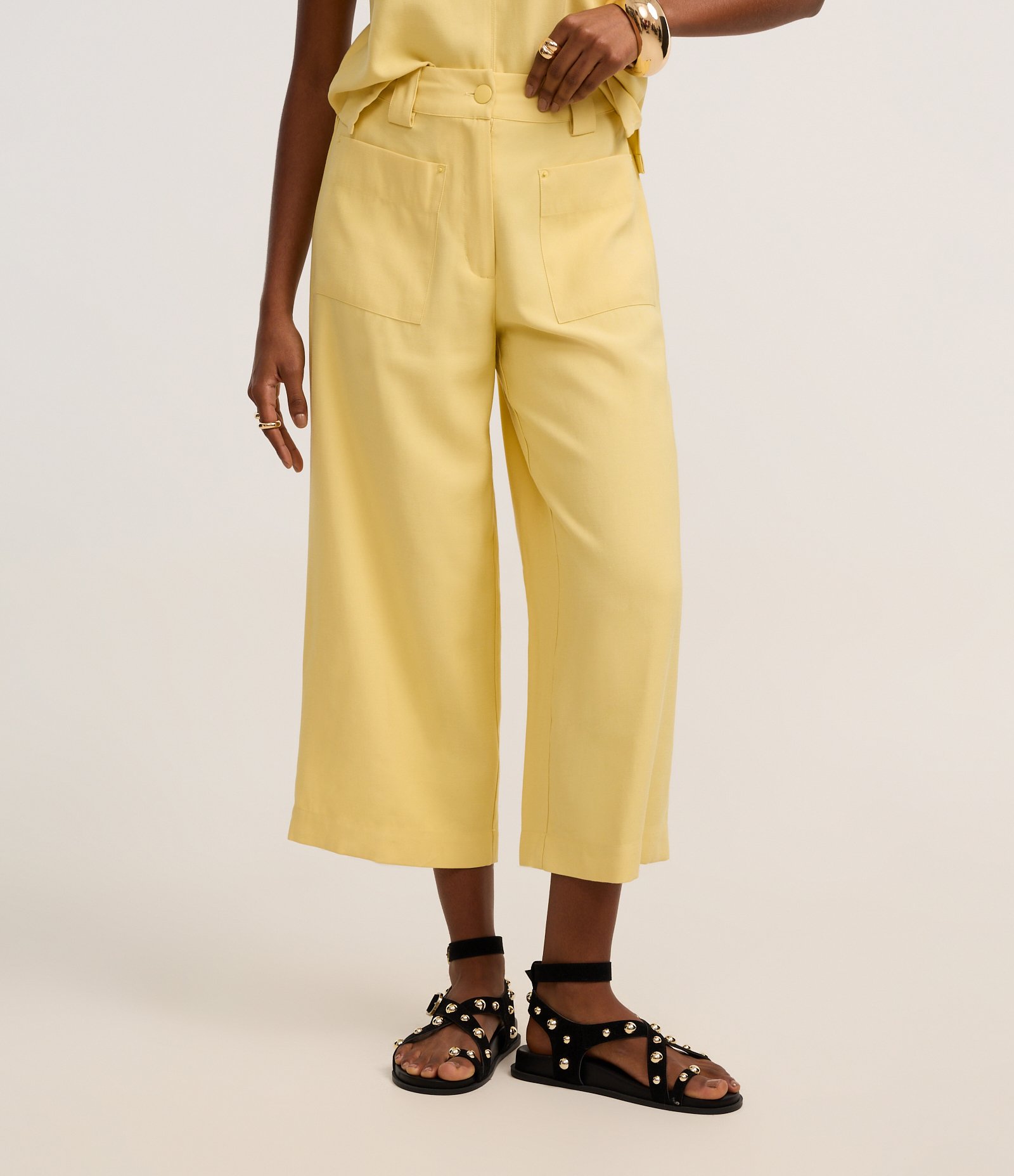 Calça Pantacourt com Amarração Frontal Amarelo 3