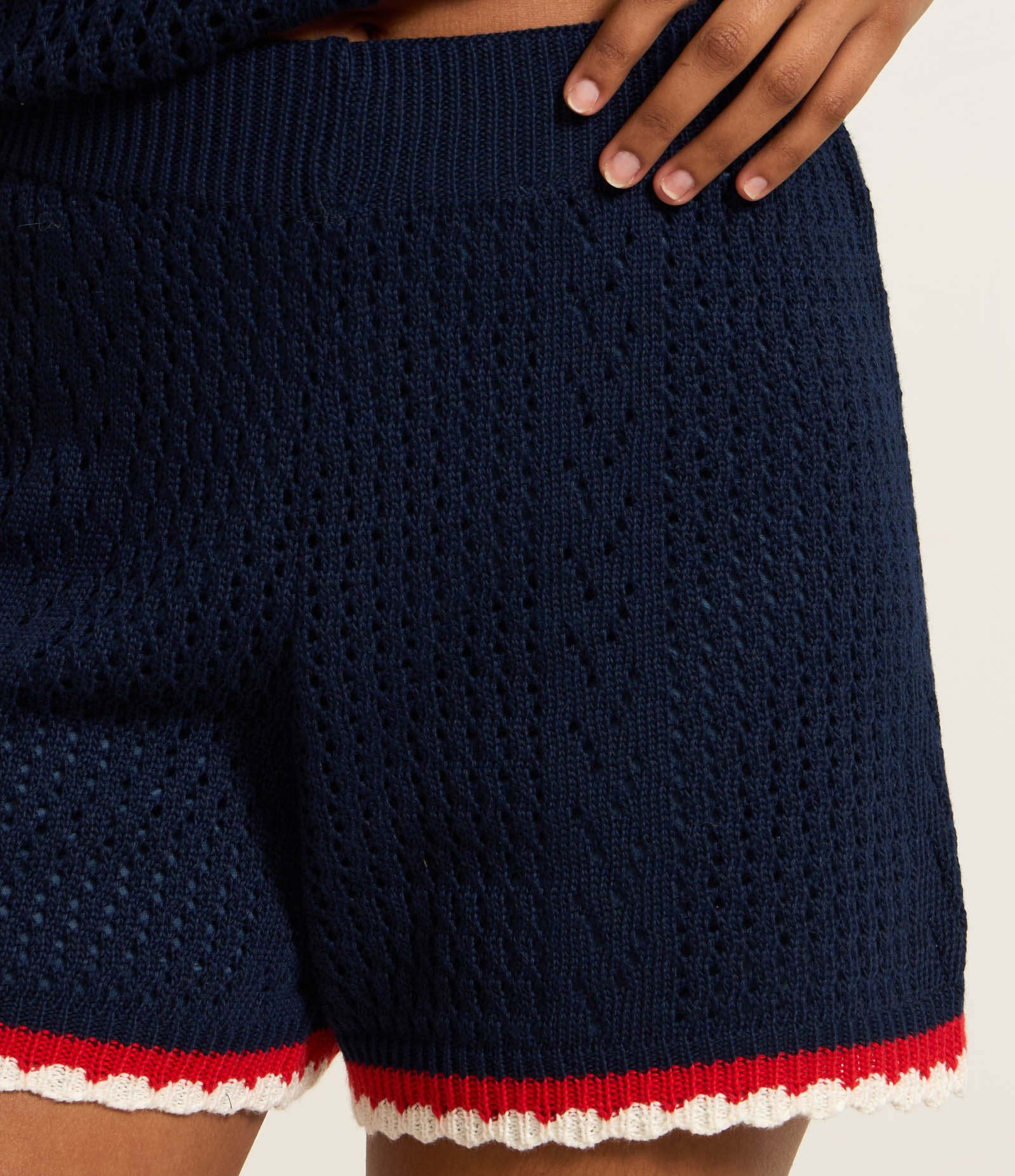 Short em Tricô com Barra Contrastante Azul 5