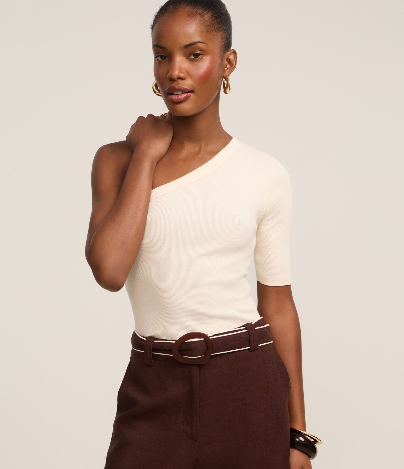 Blusa Canelada em Ribana com Decote Ombro Só Off White 1