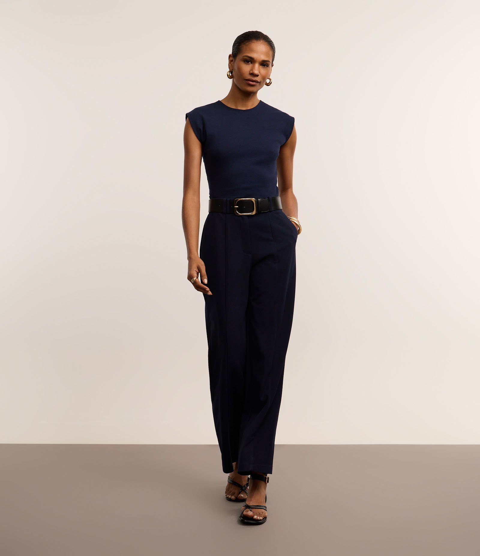 Blusa Canelada em Ribana com Manga Sem Cava Azul Marinho 2