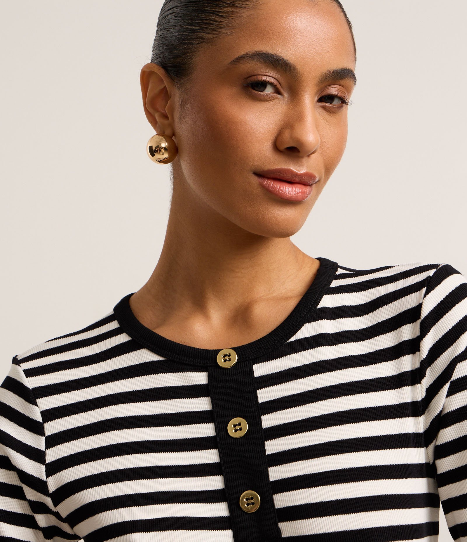 Blusa Slim Listrada em Ribana com Textura Canelada Preto/Branco 4