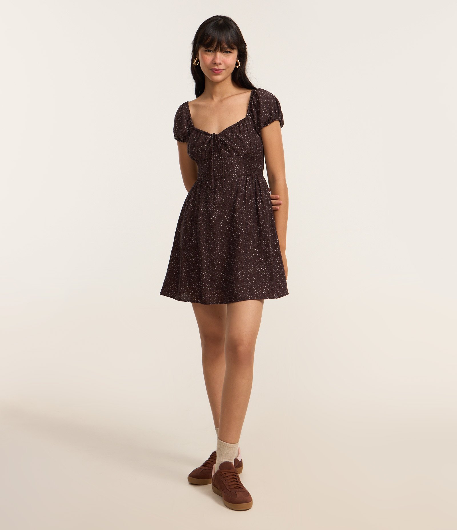 Vestido Godê Curto com Manga Princesa e Estampa Poá Marrom 2