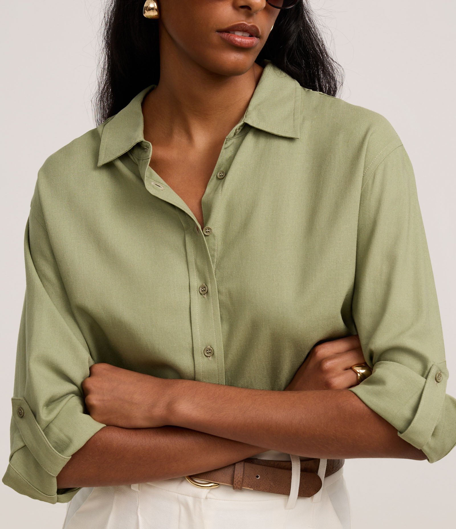 Camisa Viscolinho com Abotoamento Frontal Verde Oliva 3