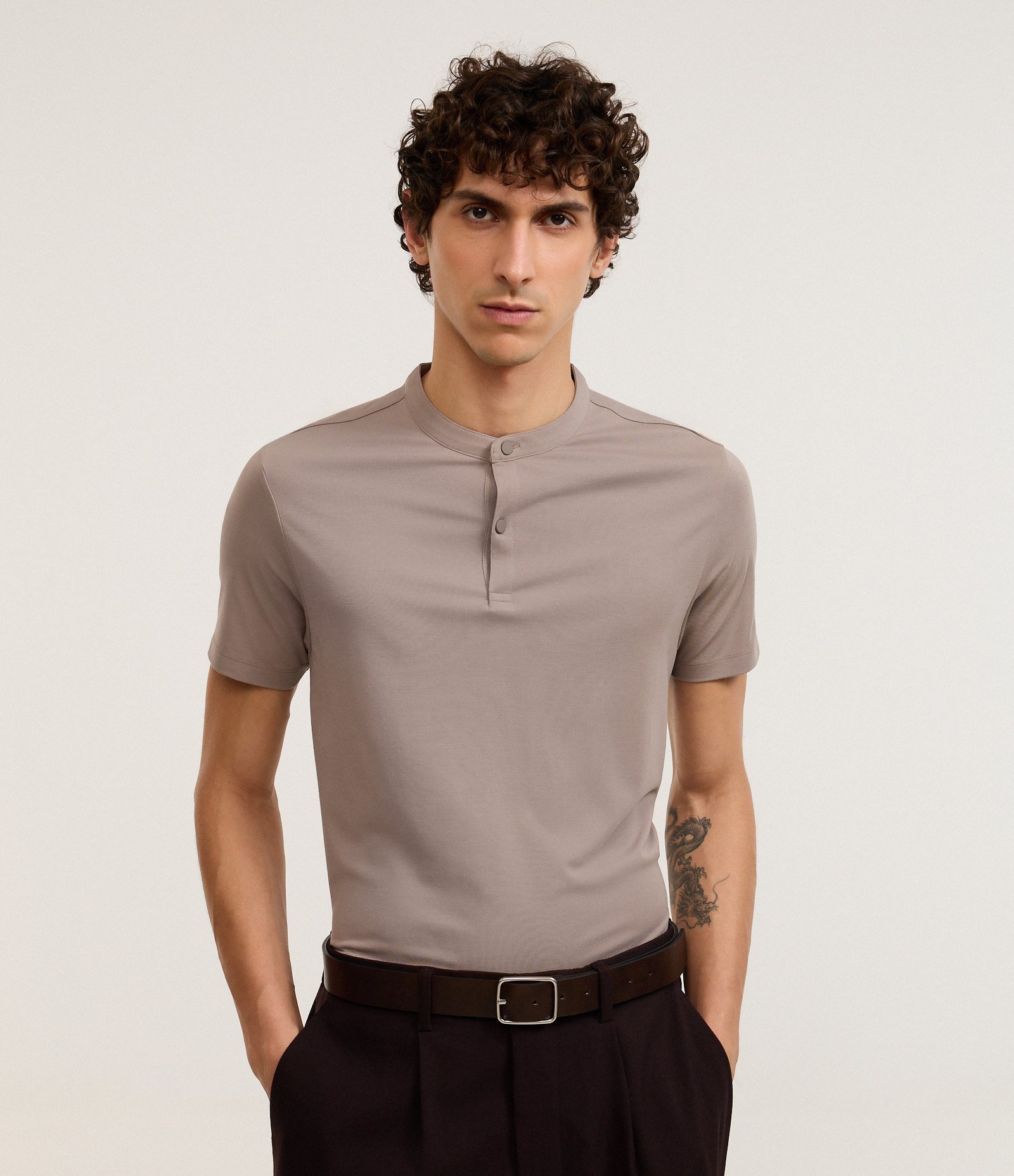 Camiseta Slim em Viscose com Gola Padre Cinza 1