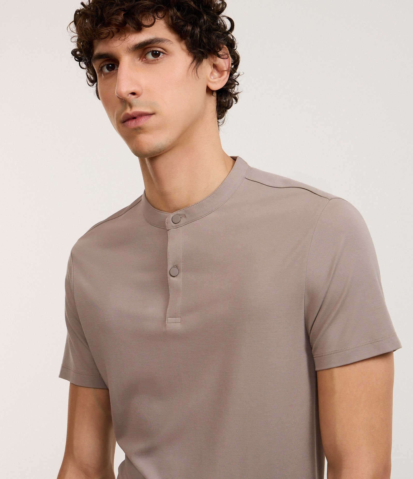 Camiseta Slim em Viscose com Gola Padre Cinza 3