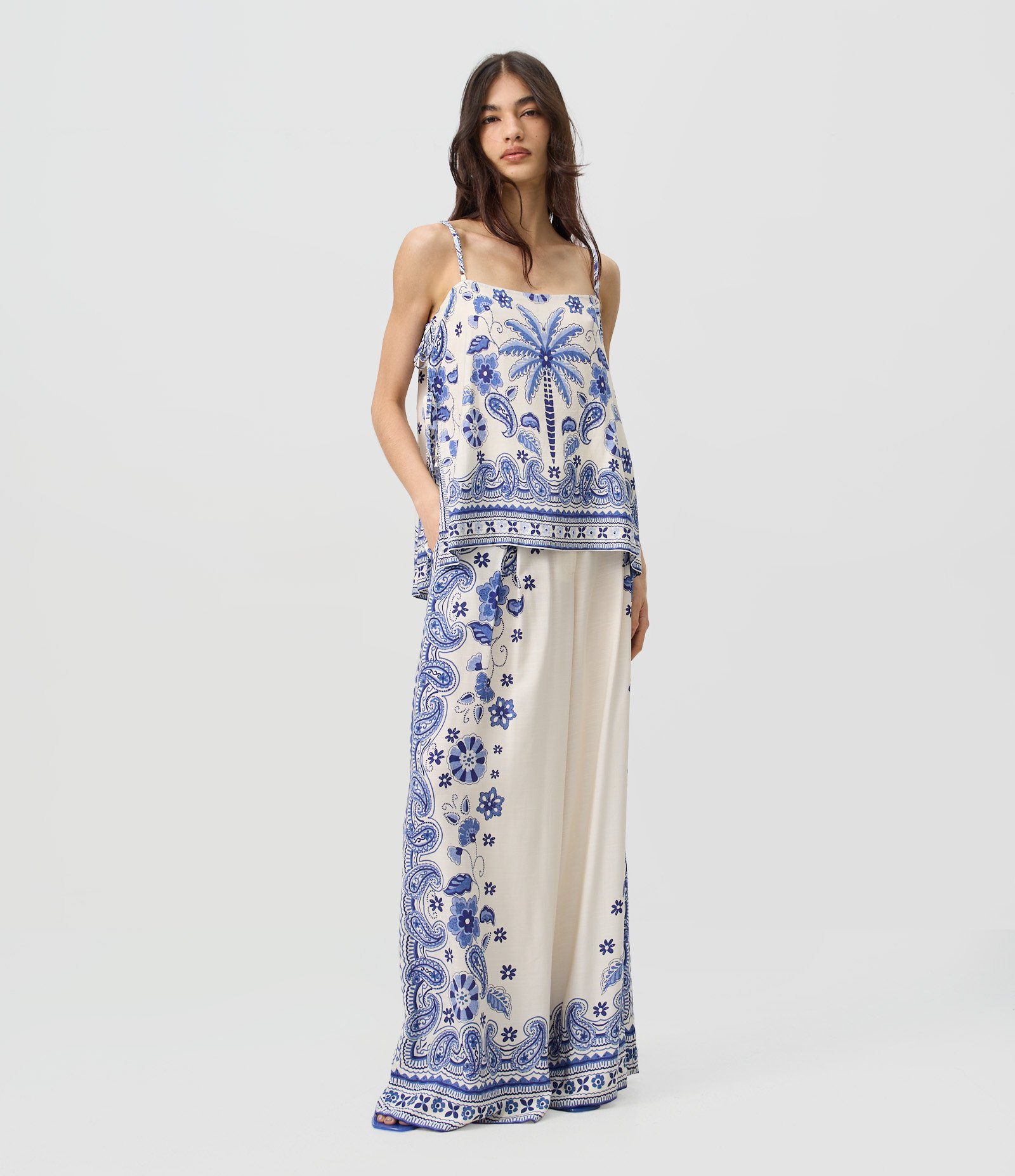 Calça Wide Leg com Estampa Arabescos Bege 1
