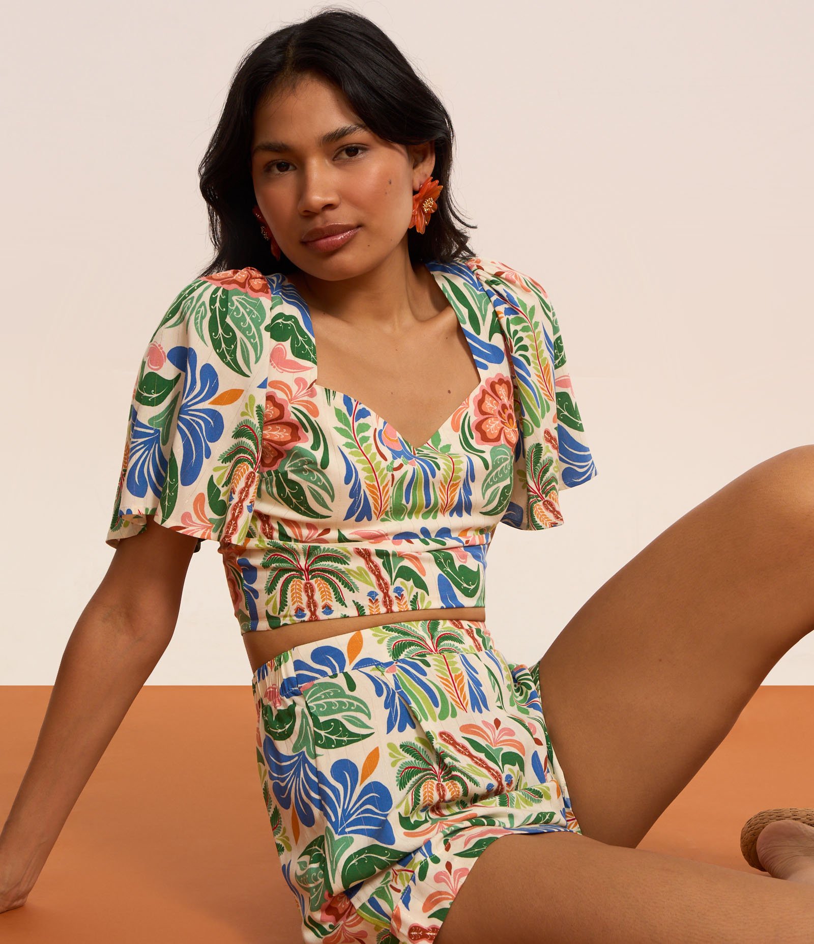 Blusa Cropped em Chalis com Estampa Floral Multicores 5