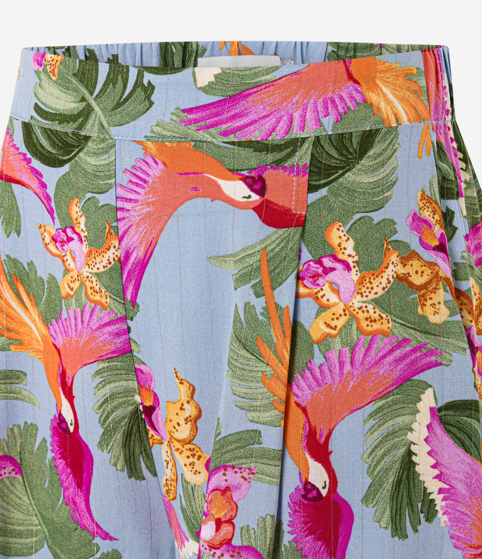 Short Curto em Viscose com Barra Dobrada e Estampa Tropical Multicores 7