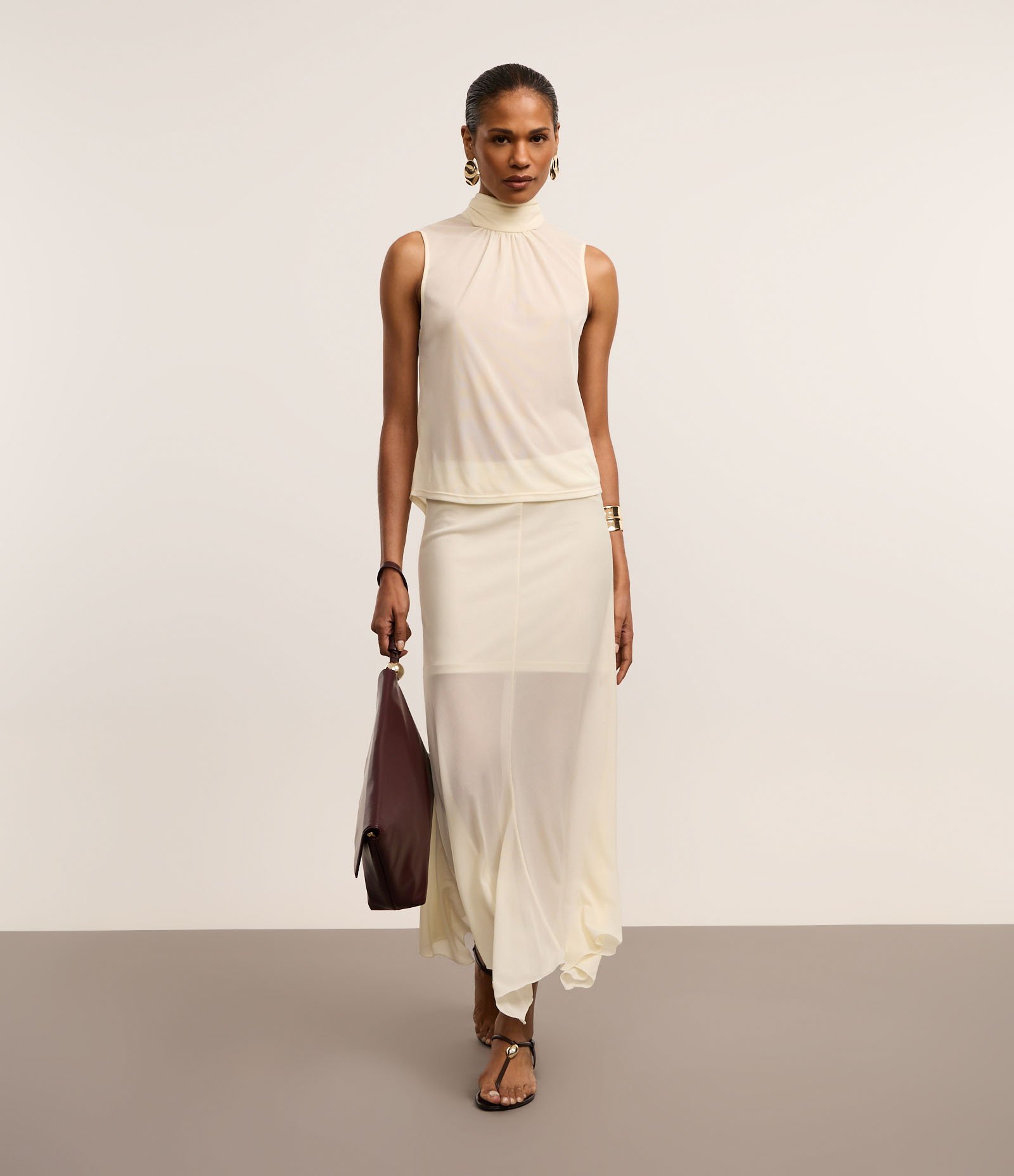 Blusa em Crepe com Lenço para Amarração na Gola Bege 2