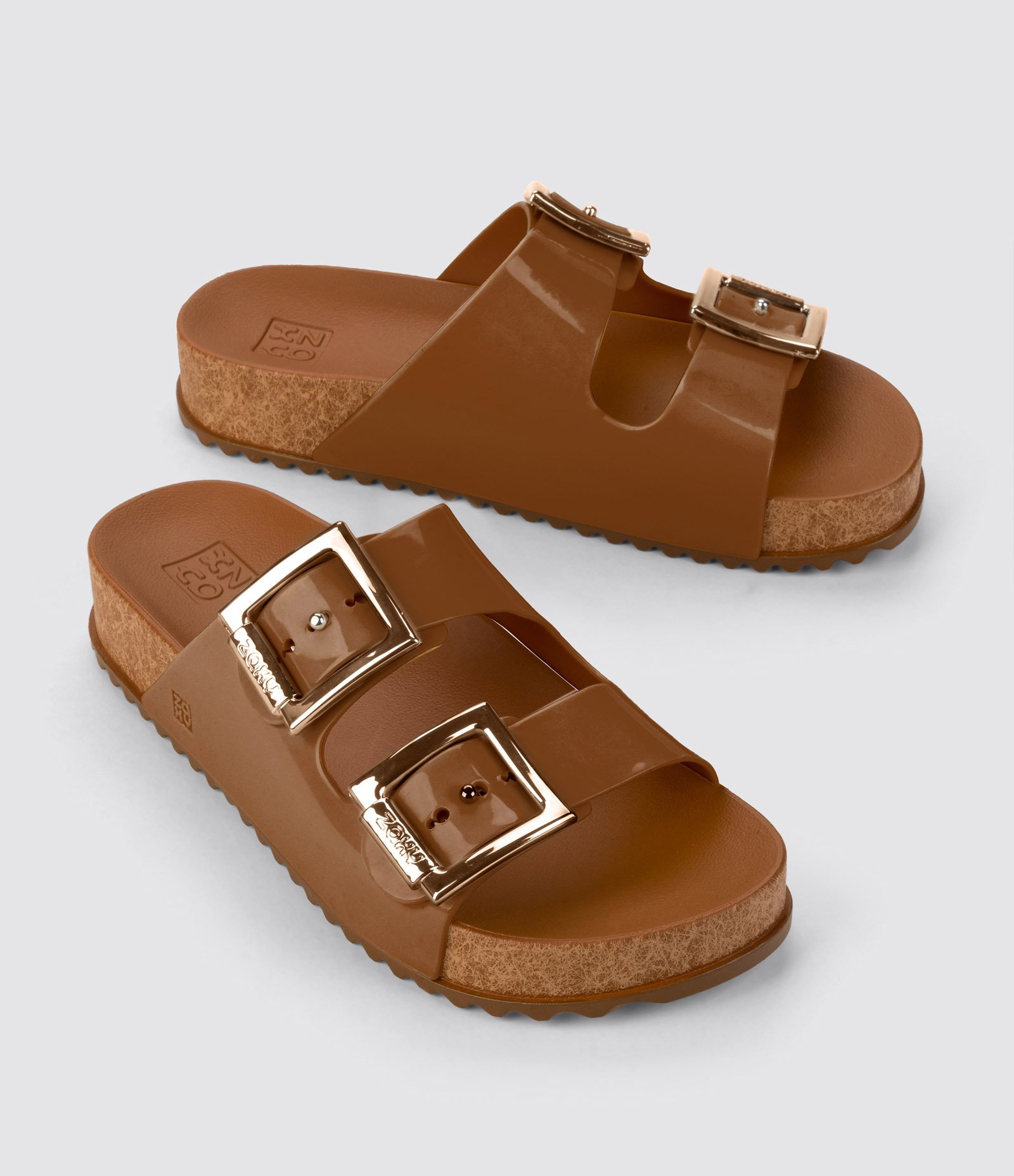 Chinelo com Sola Alta e Duas Tiras Largas e Fivelas Marrom 1