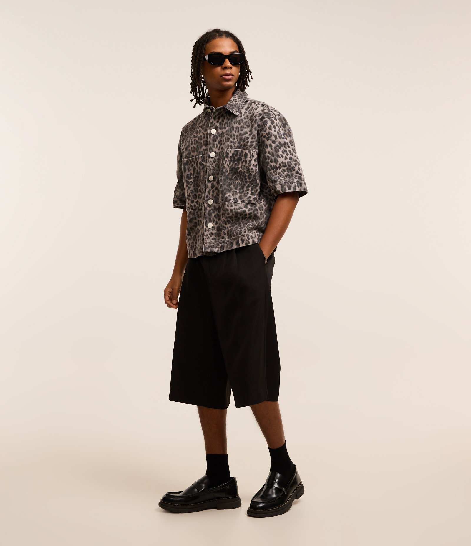 Camisa Overboxy em Sarja com Estampa Animal Print Cinza 4