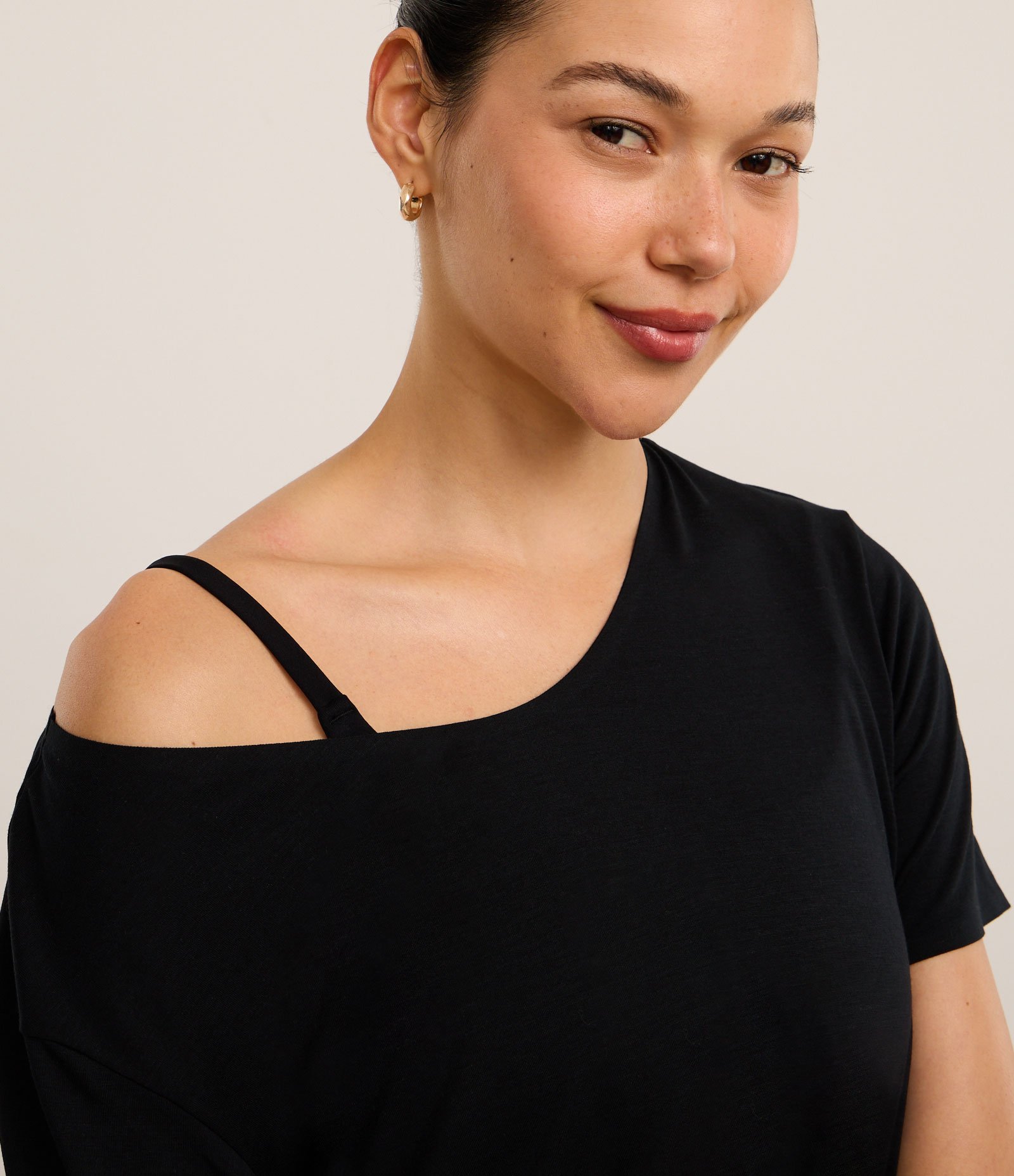 Camiseta Oversized Esportiva em Microfibra com Barra Arredondada Preto 4