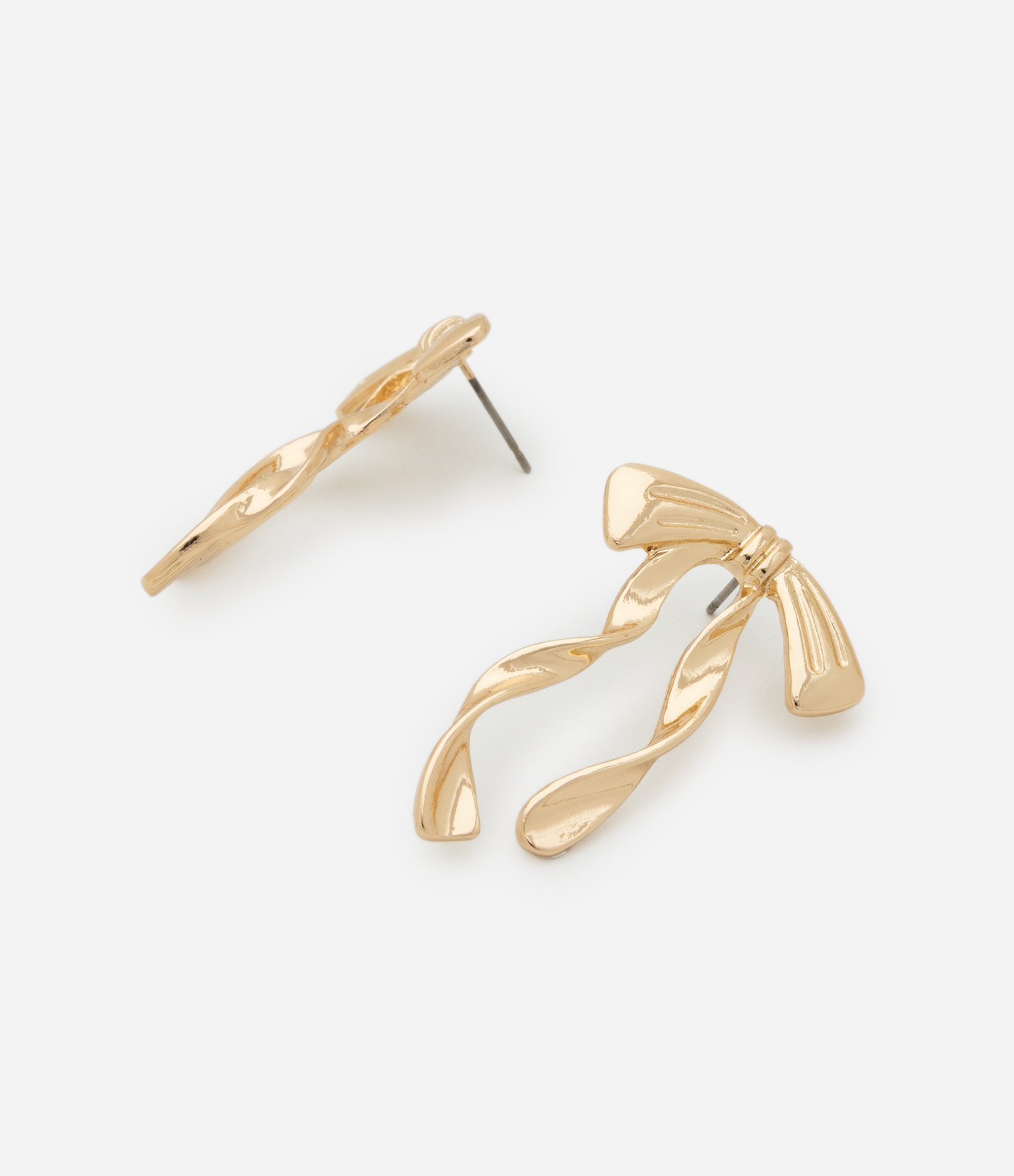 Brinco Pequeno em Metal com Formato de Laço Dourado 2