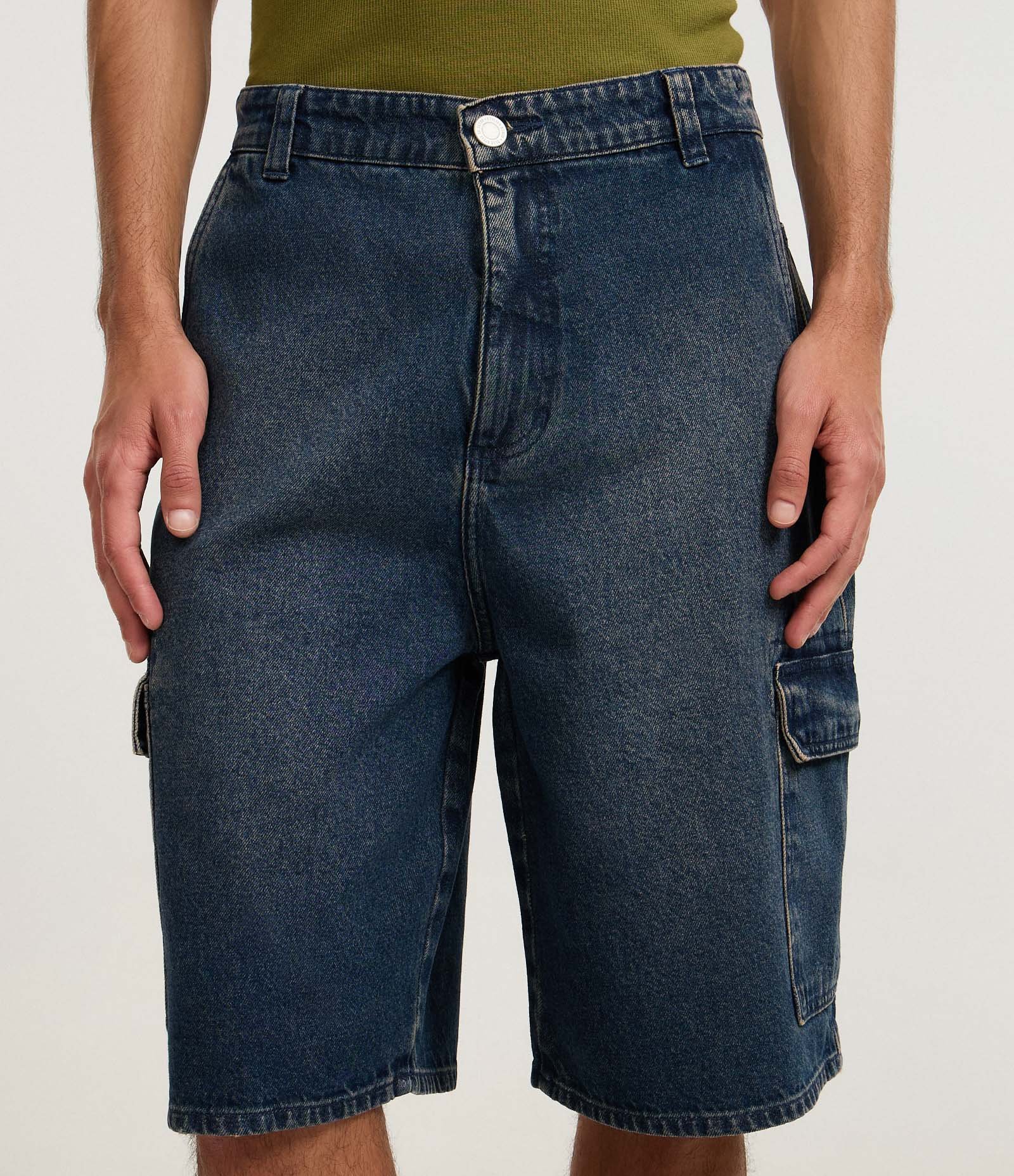 Bermuda Baggy Cargo em Jeans Azul Escuro 2