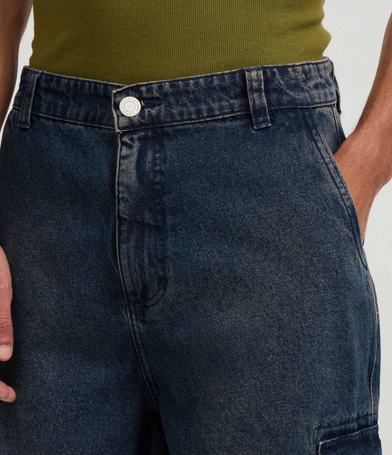 Bermuda Baggy Cargo em Jeans Azul Escuro 4