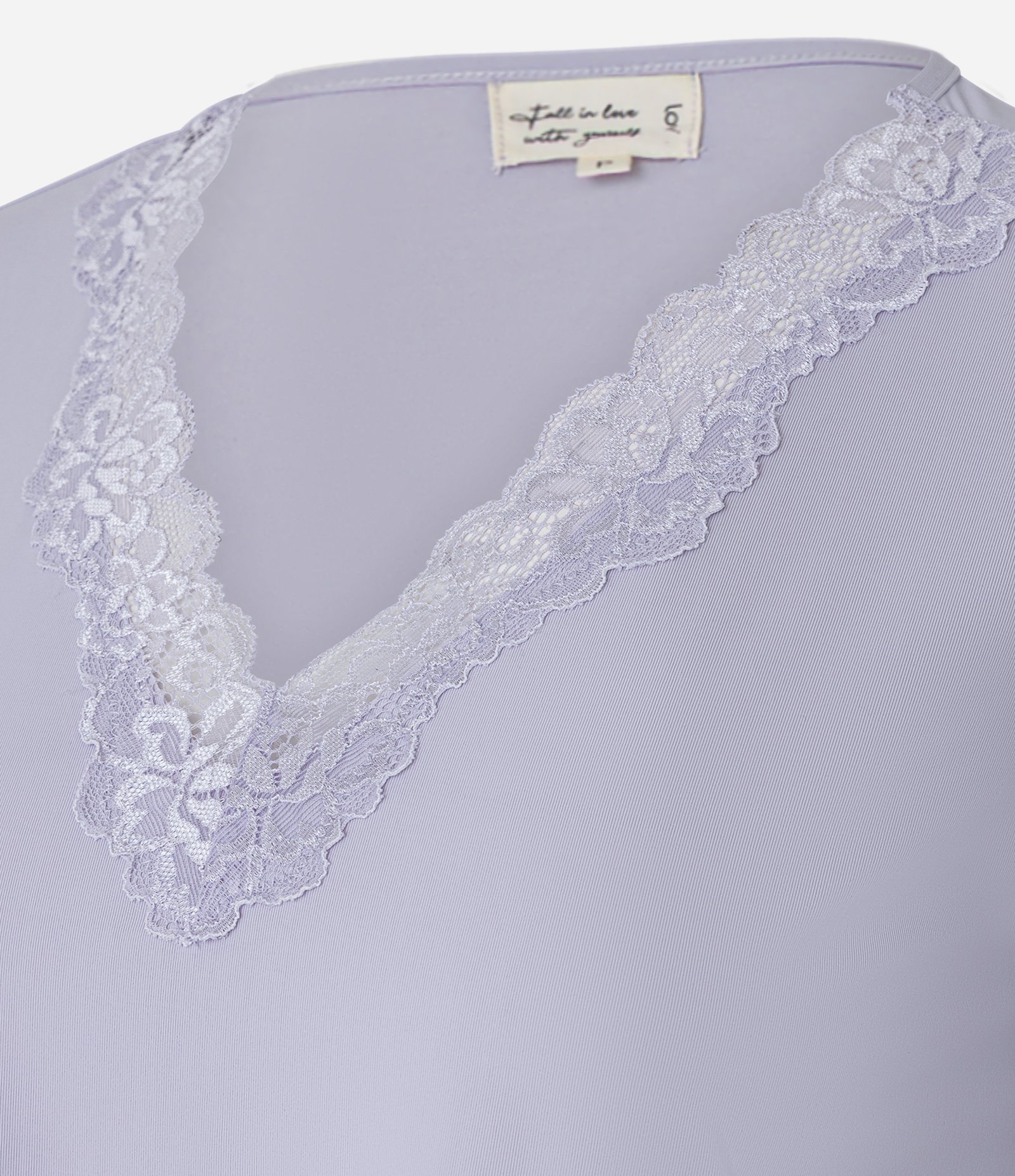 Pijama Capri em Microfibra com Renda no Decote V Lilás 4