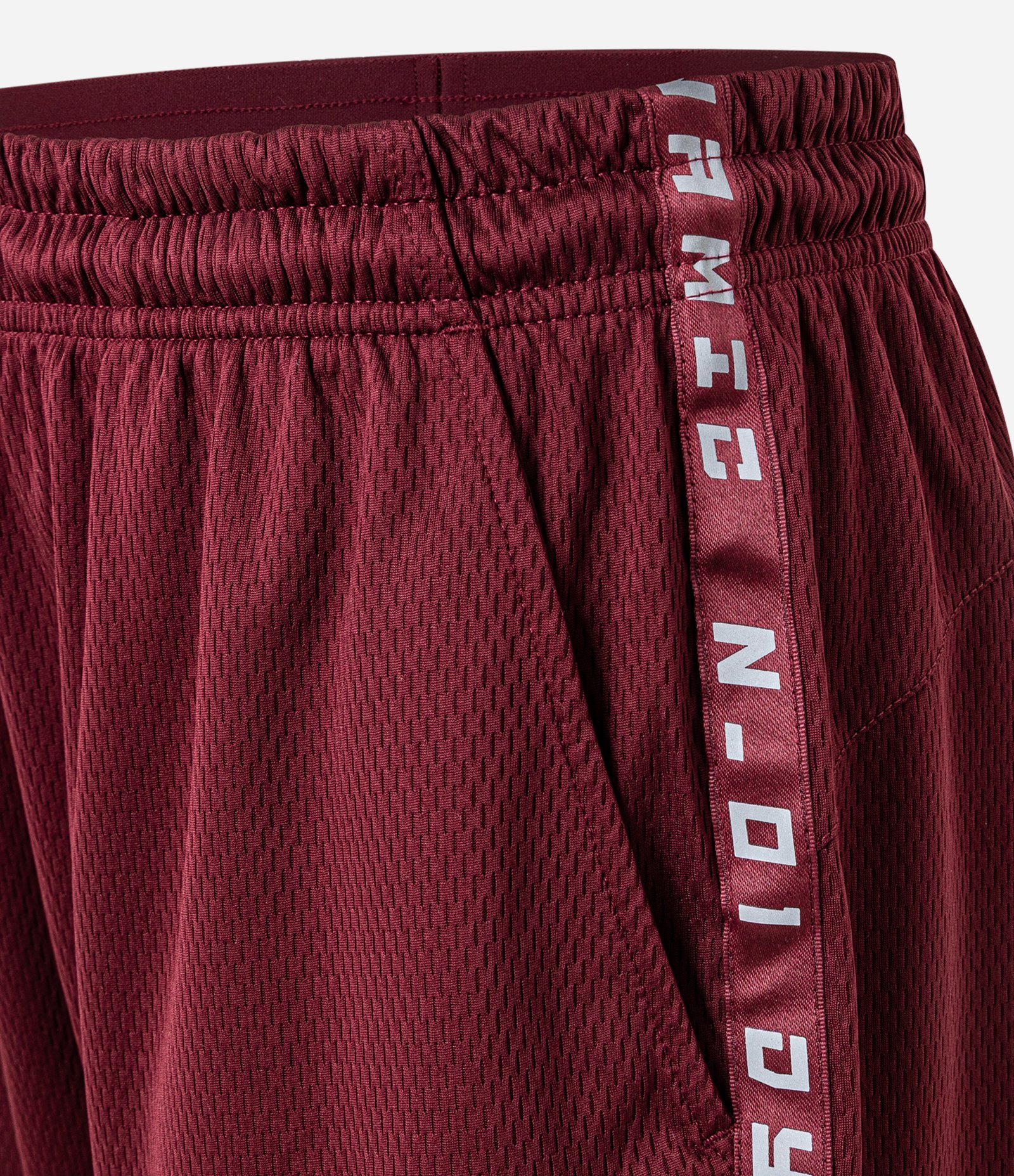 Bermuda Esportiva em Tecnologia Dry com Estampa Lateral Lettering Cabernet 7