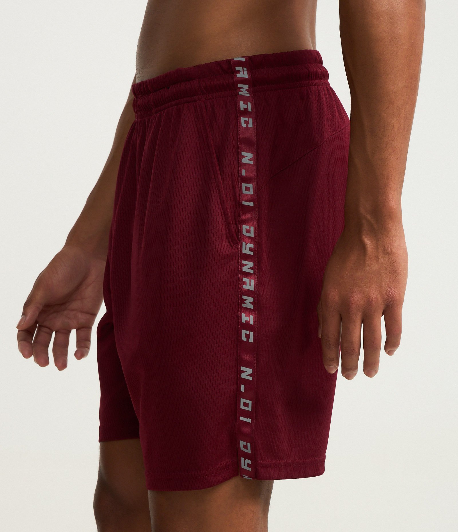Bermuda Esportiva em Tecnologia Dry com Estampa Lateral Lettering Cabernet 3
