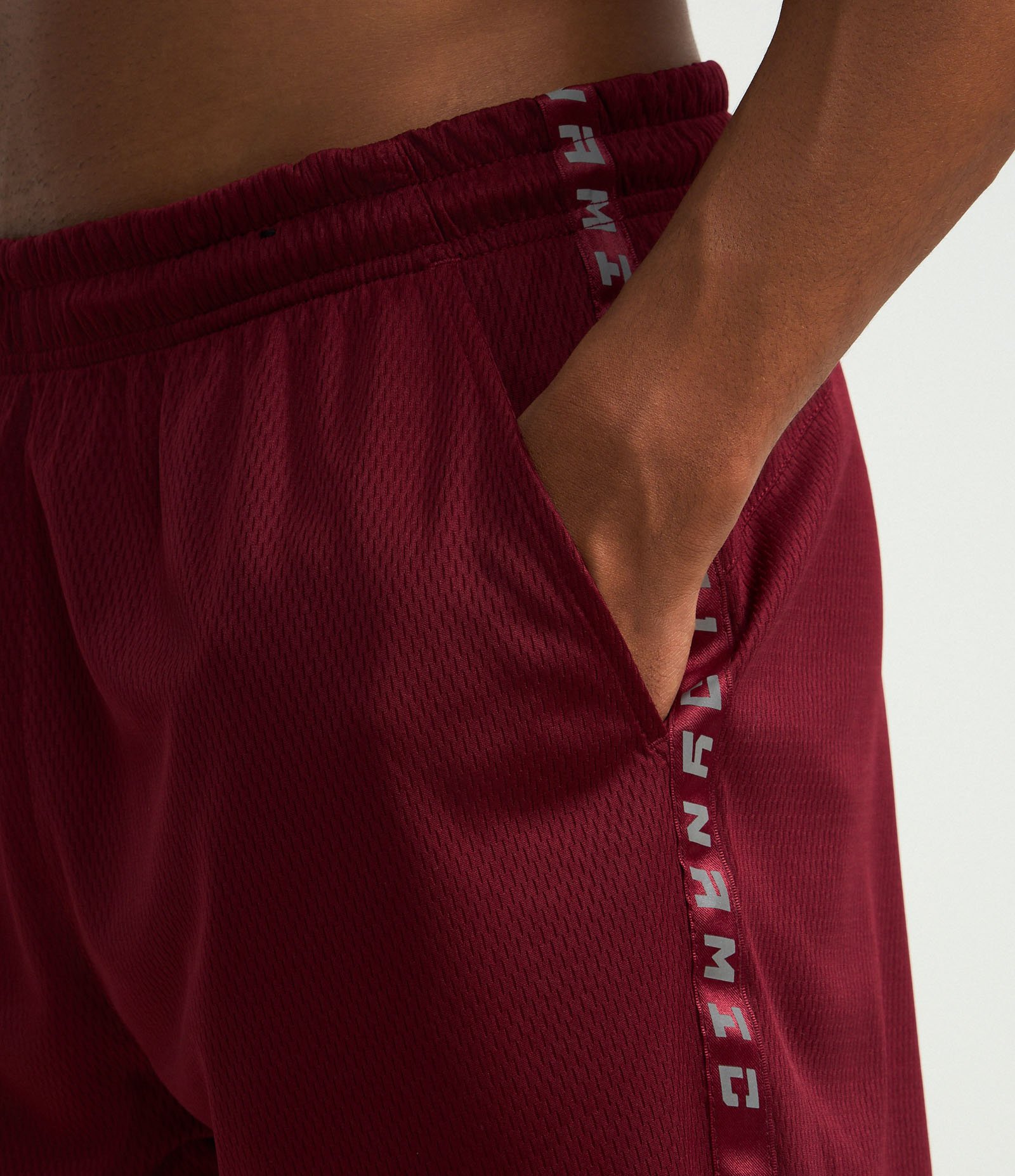 Bermuda Esportiva em Tecnologia Dry com Estampa Lateral Lettering Cabernet 4