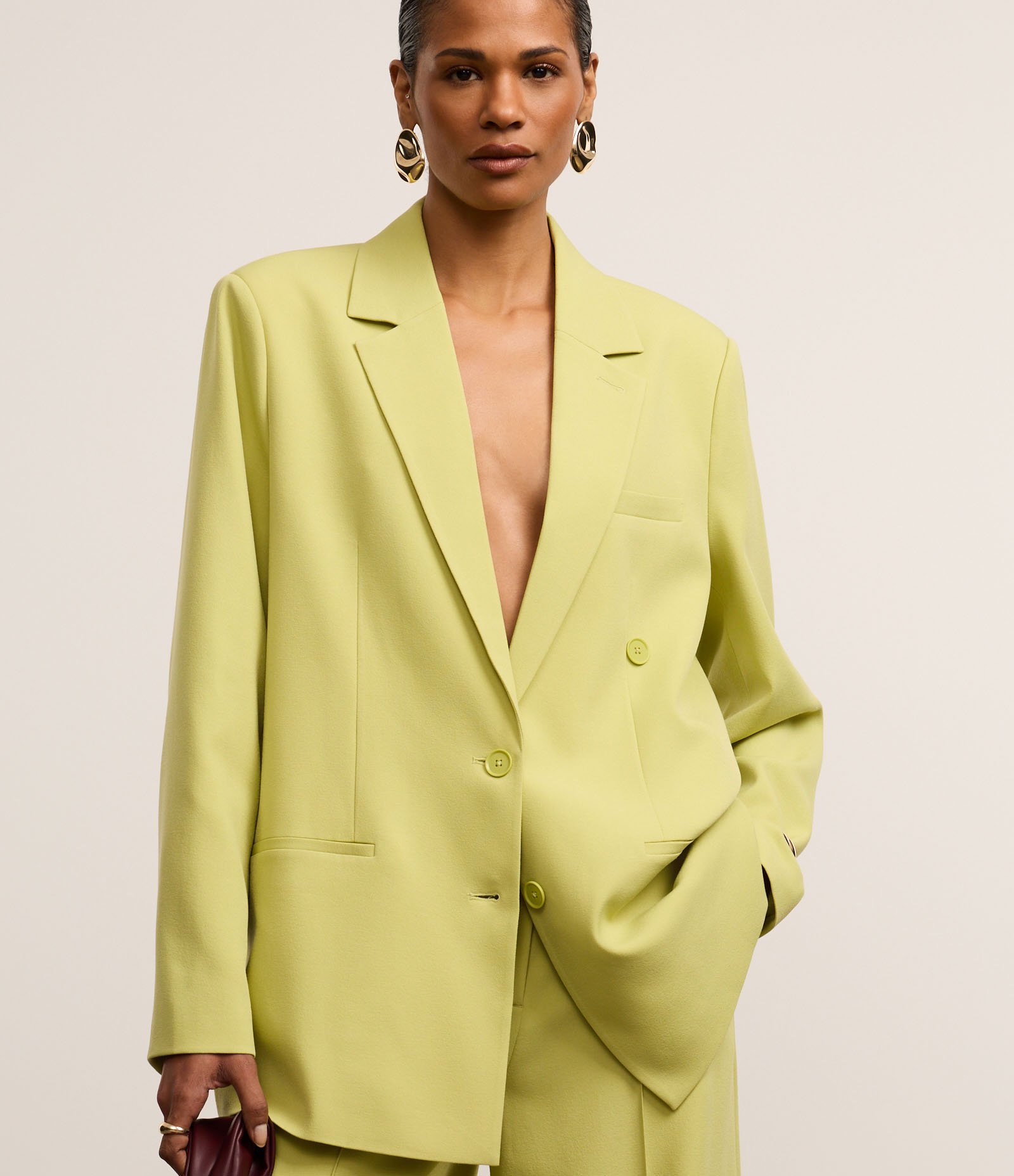 Blazer Over Alfaiatado com Linho e Botões Duplos 4