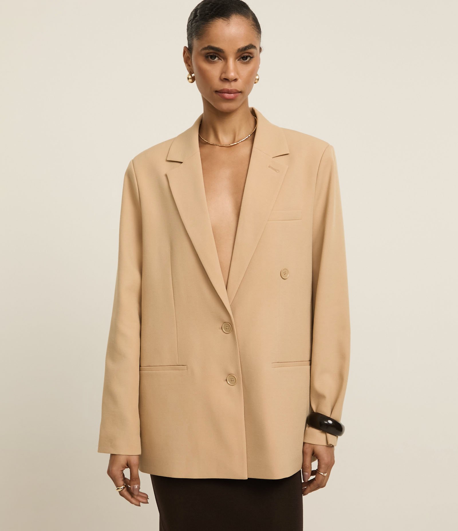 Blazer Over Alfaiatado com Linho e Botões Duplos Marrom 6