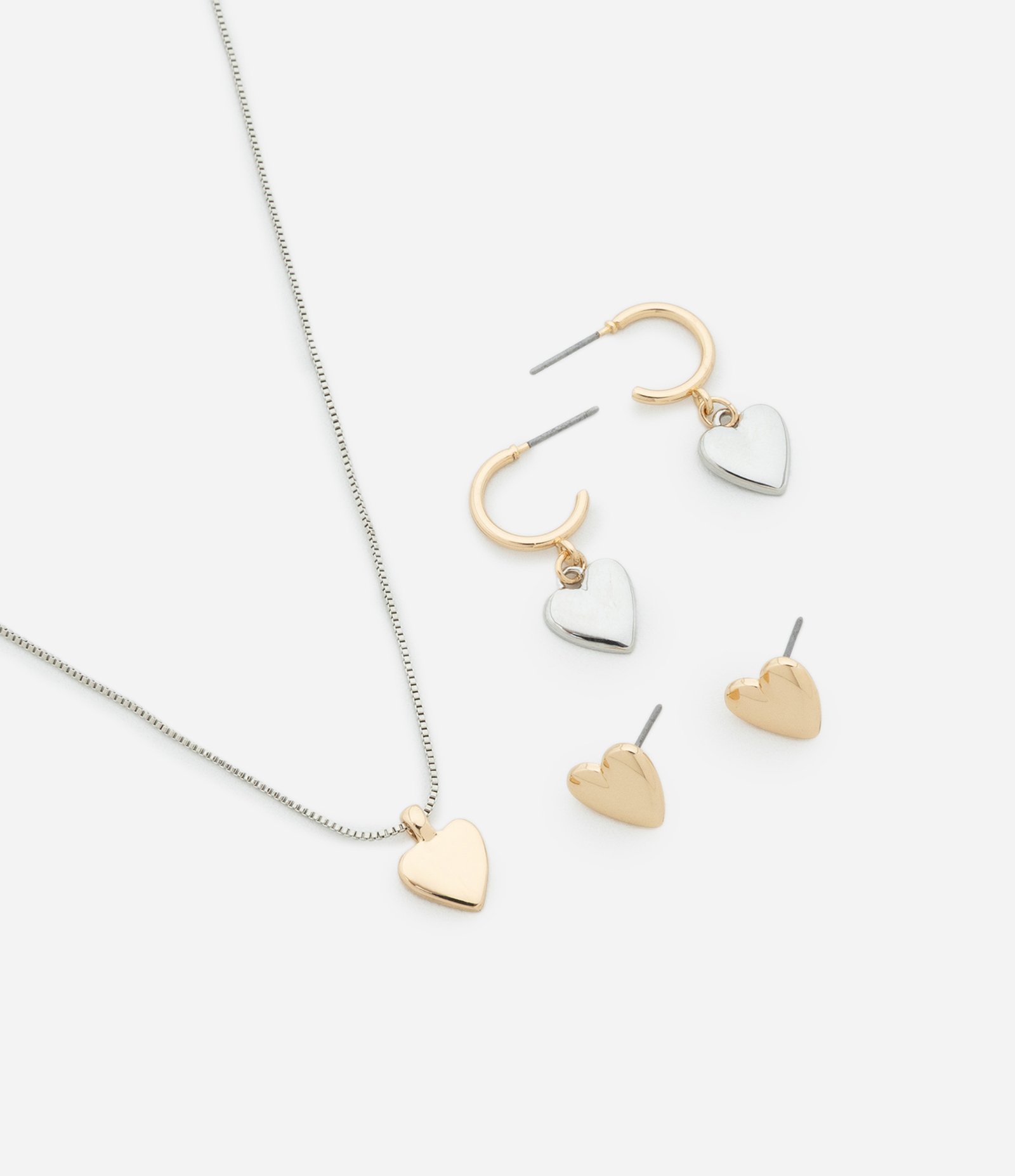 Conjunto 01 Colar e 01 Brincos de Formato de Coração Dourado 1