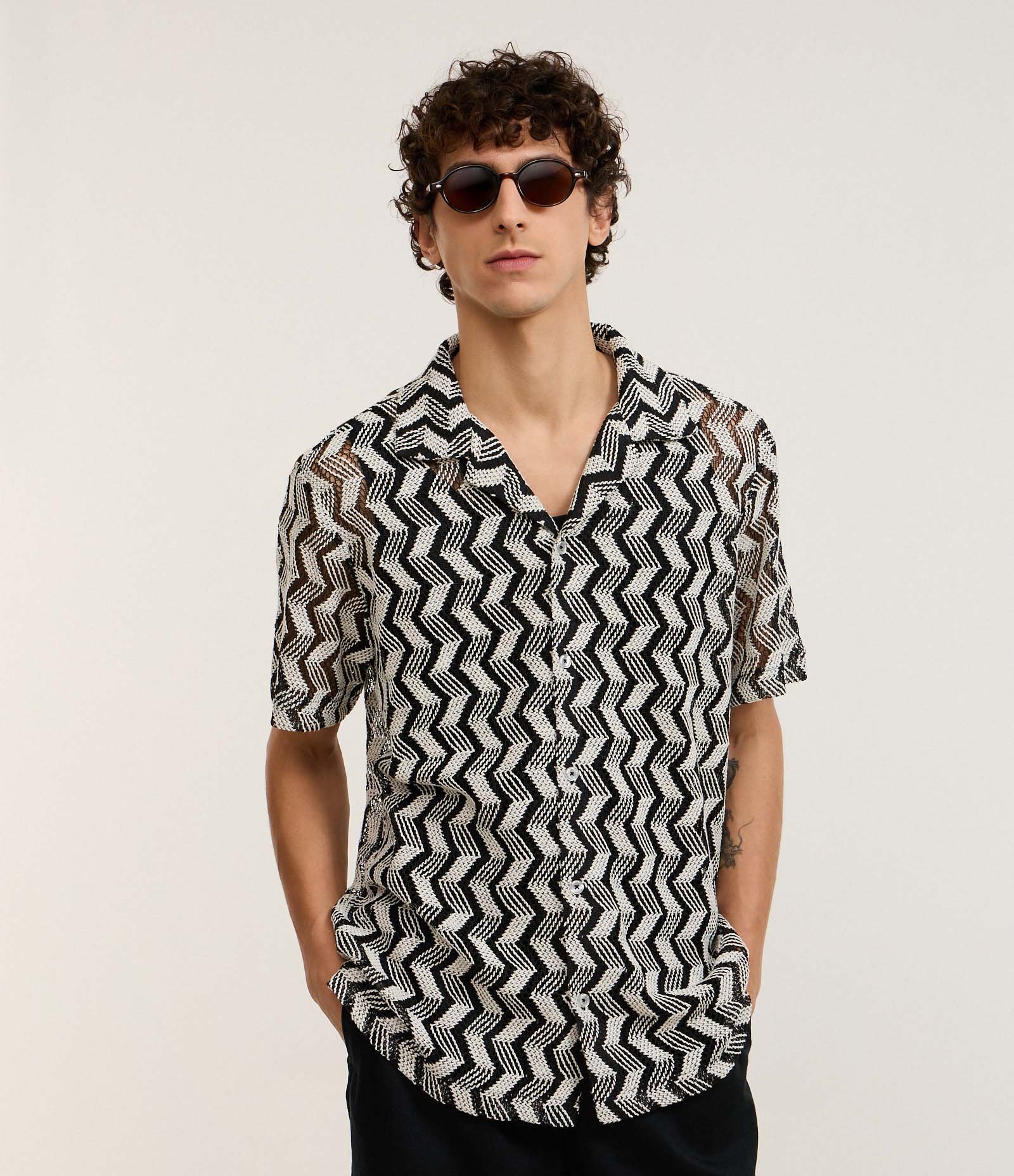 Camisa Comfort com Estampa Zig Zag Texturizada Preto 1