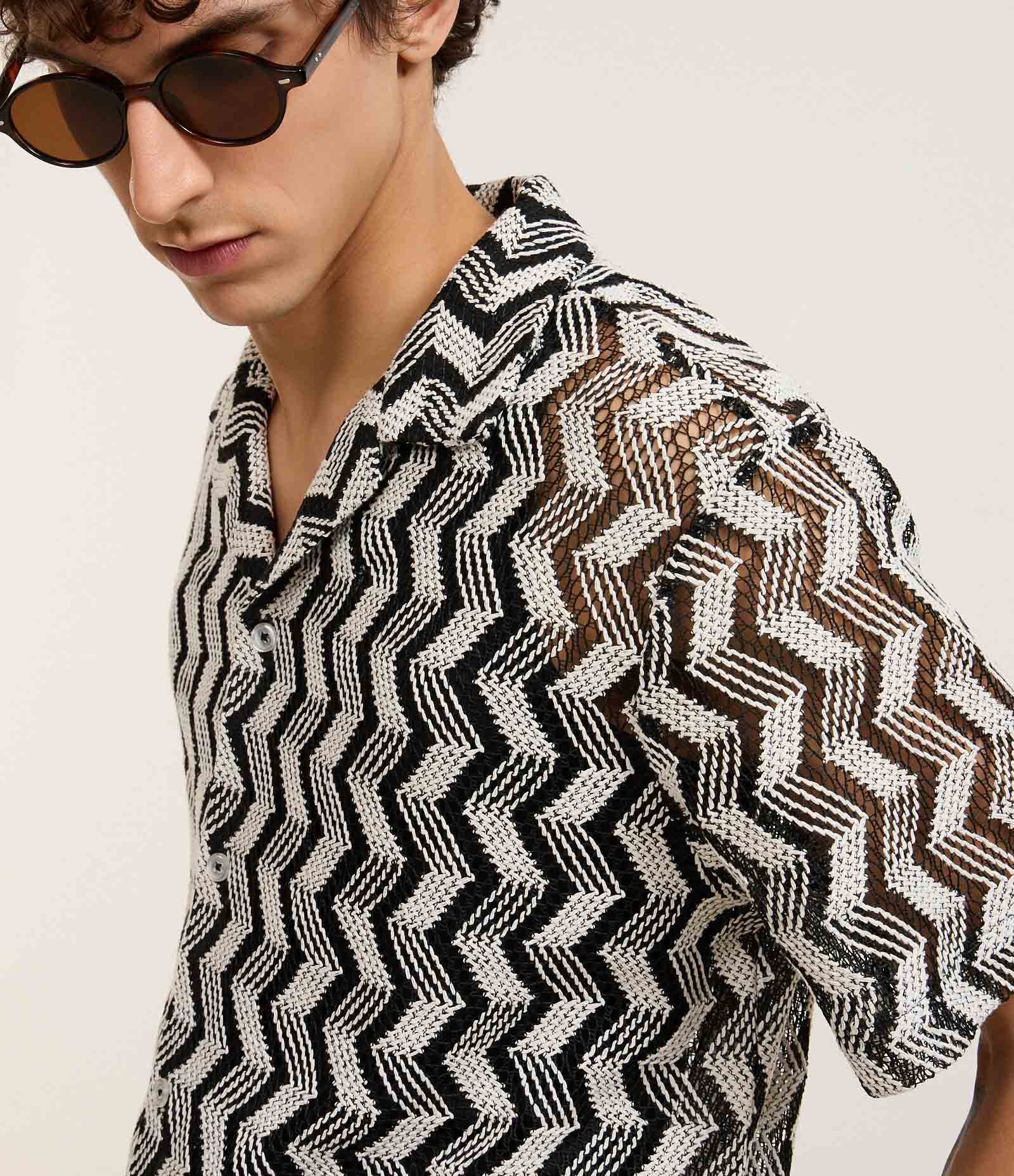 Camisa Comfort com Estampa Zig Zag Texturizada Preto 3
