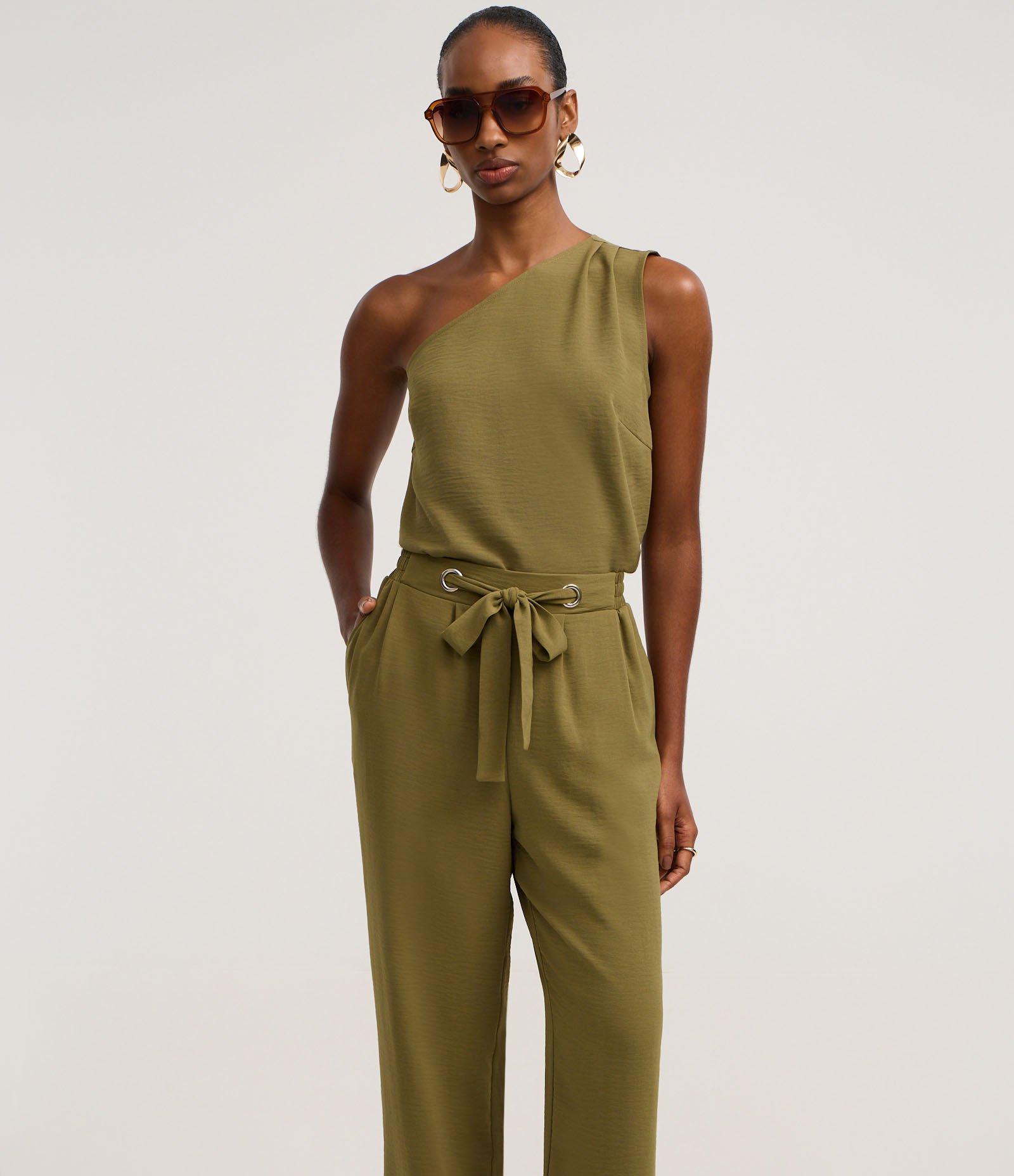 Calça Reta Cintura Alta com Amarração na Cintura Verde 2