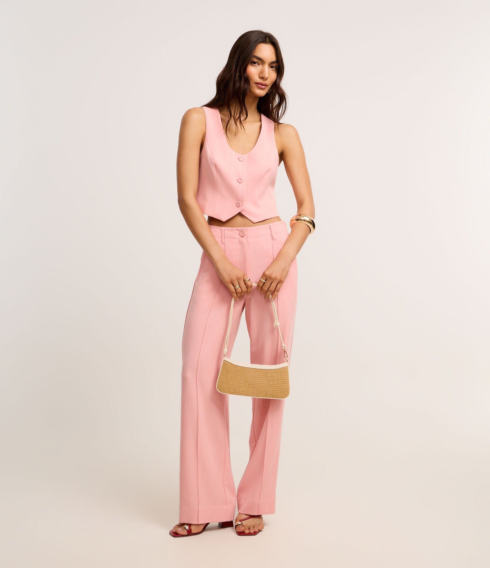 Colete Cropped Alfaiatado com Textura e Botões Rosa 2