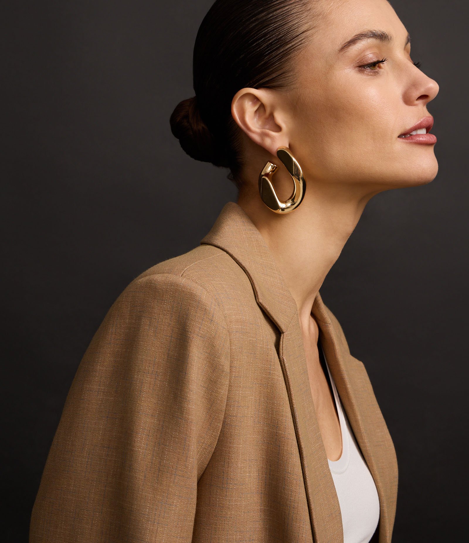 Blazer Comfort Alfaiatado com Lapelas e Linhas Pontilhadas Bege Escuro 7