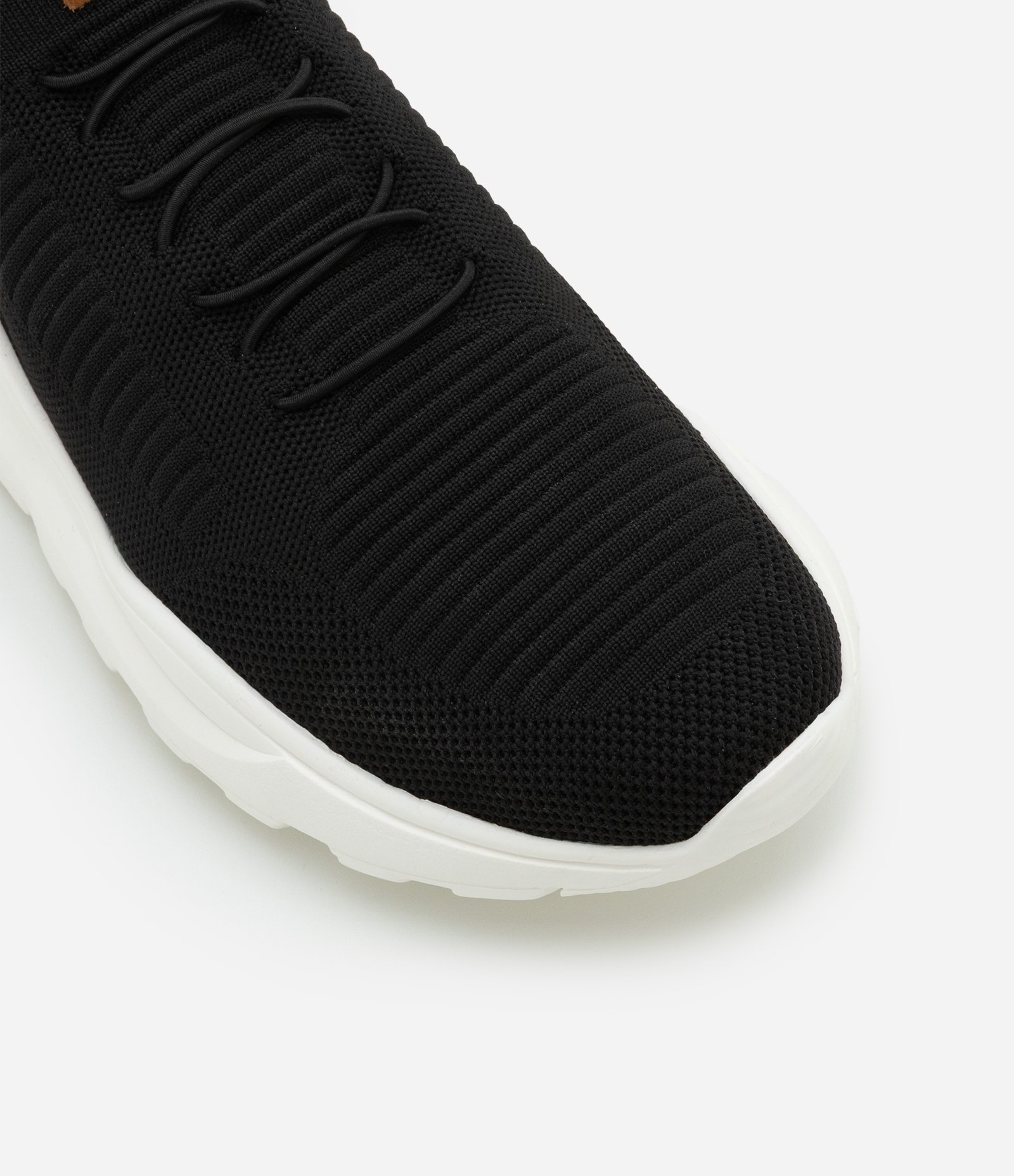 Tênis Esportivo Knit em Jacquard com Cadarço Elástico e Texturizado Preto 4