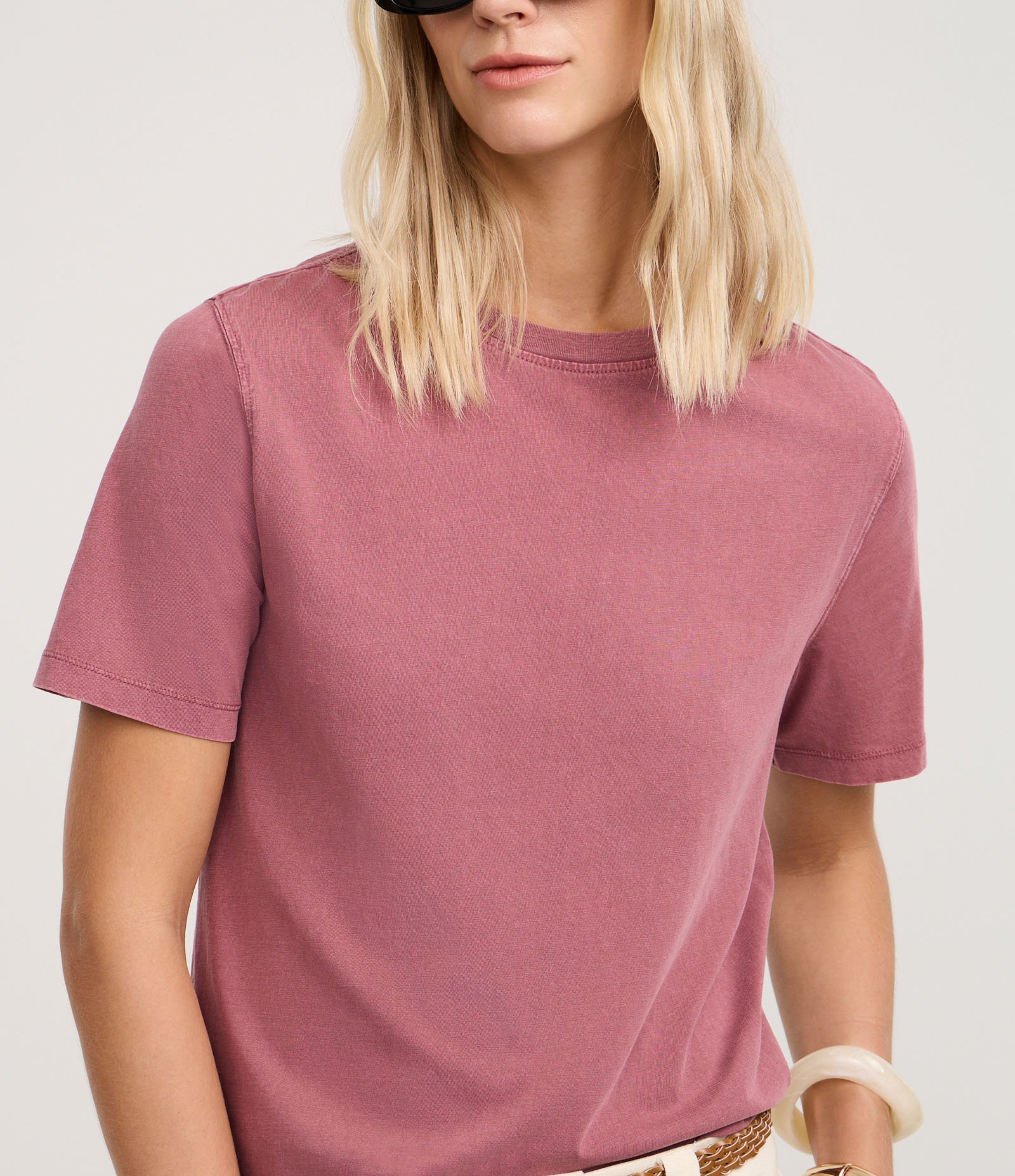Blusa T-shirt em Algodão com Lavagem Estonada Rosa Terroso 4