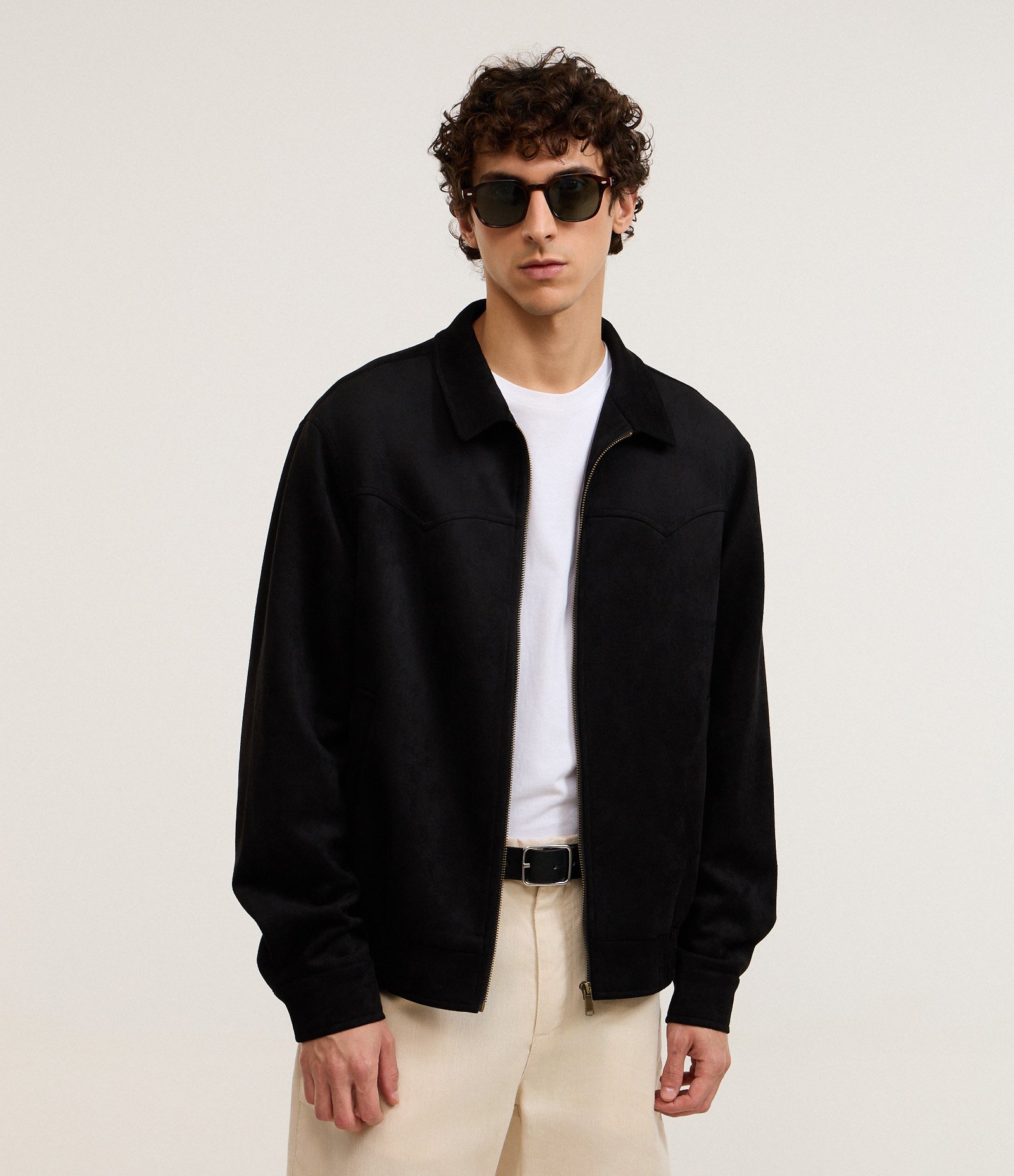 Jaqueta com Detalhes em Recorte e Barra com Elástico Preto 1