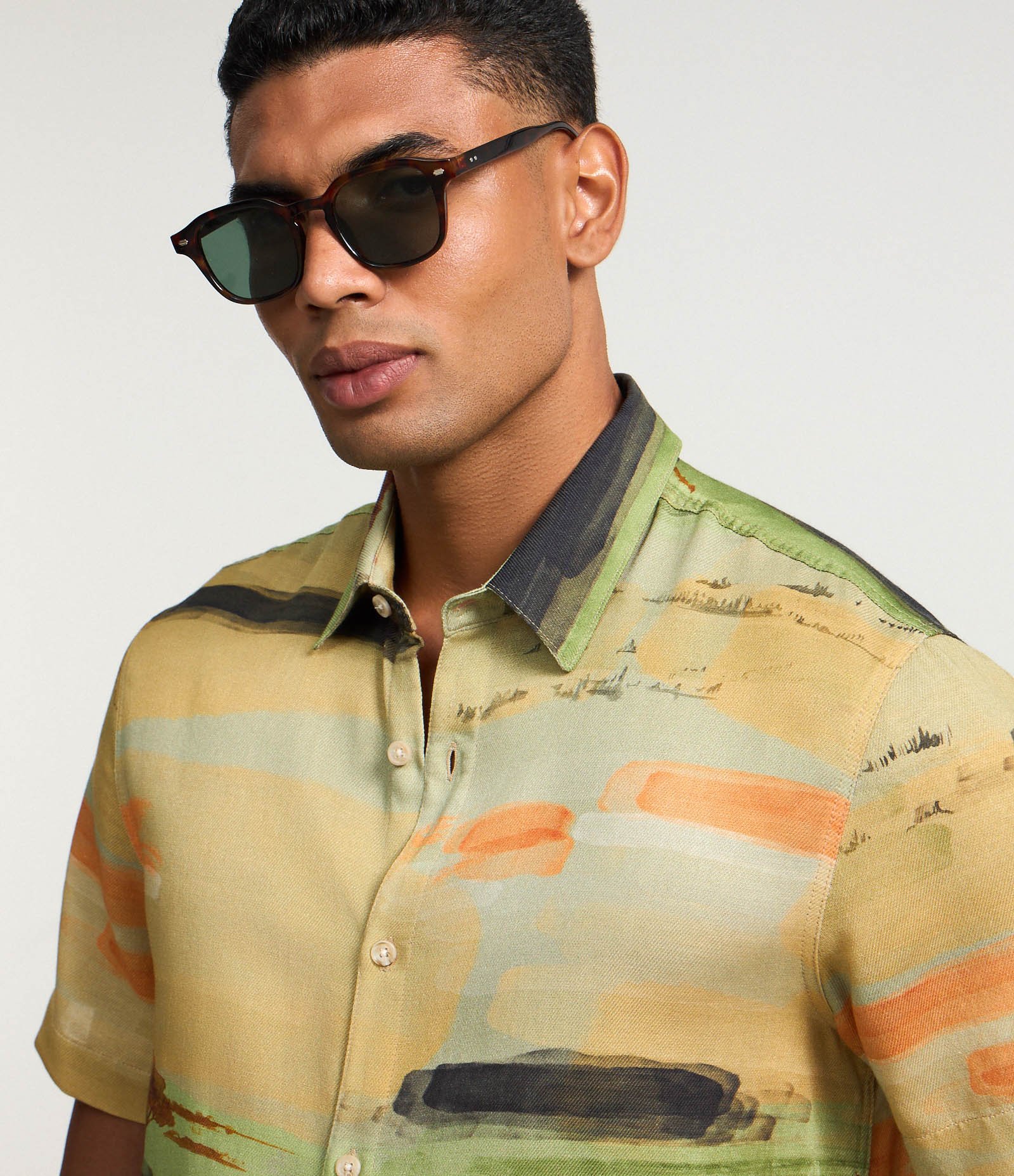 Camisa Regular em Cambraia com Estampa de Paisagem Estilo Aquarela Multicores 3