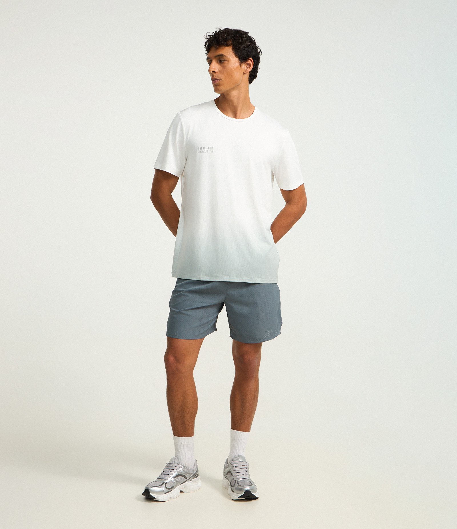 Camiseta Esportiva em Tecnologia Dry Degrade Branco 2