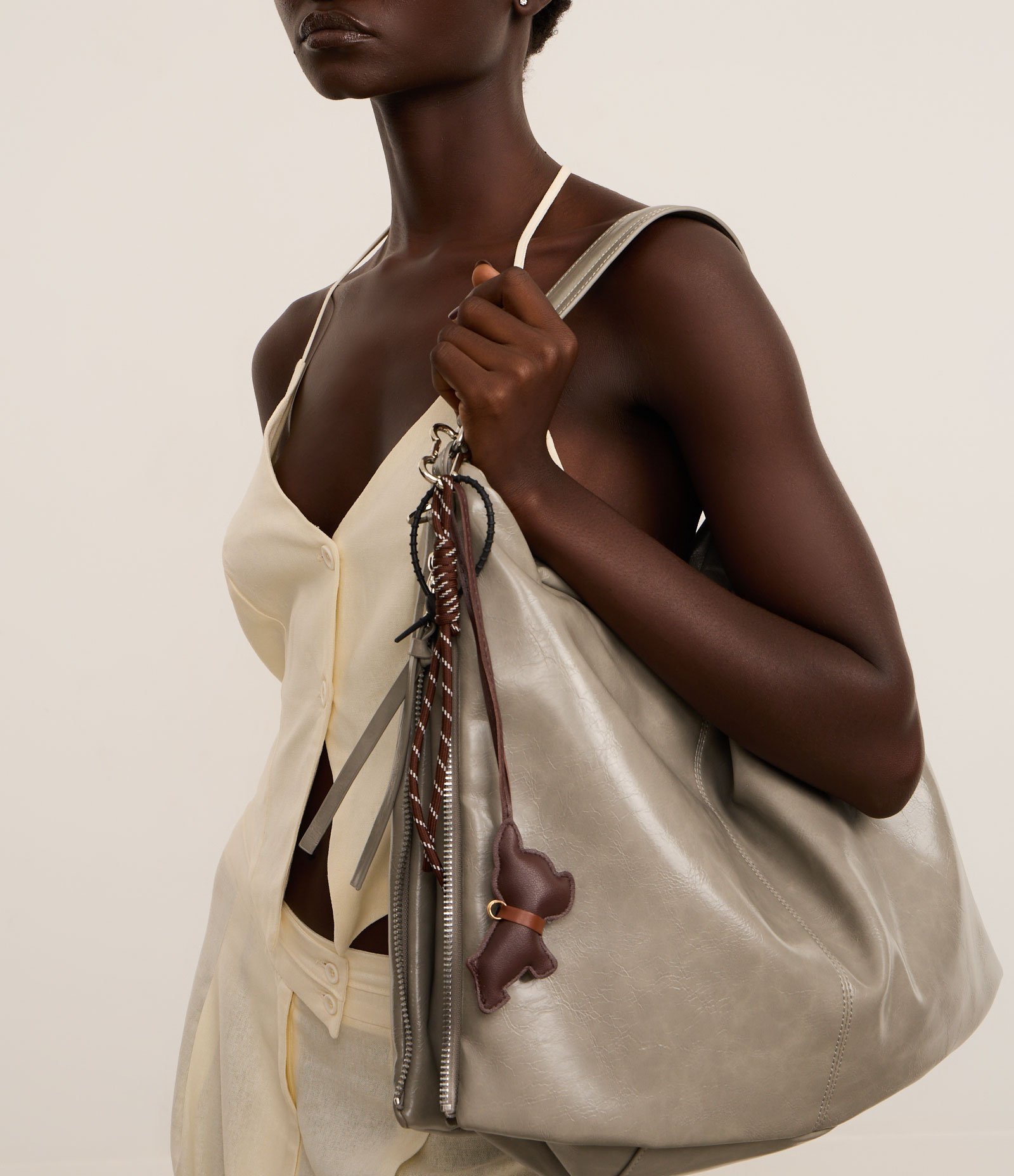 Chaveiro com Cordinha e Pingente de Cachorro Marrom 1