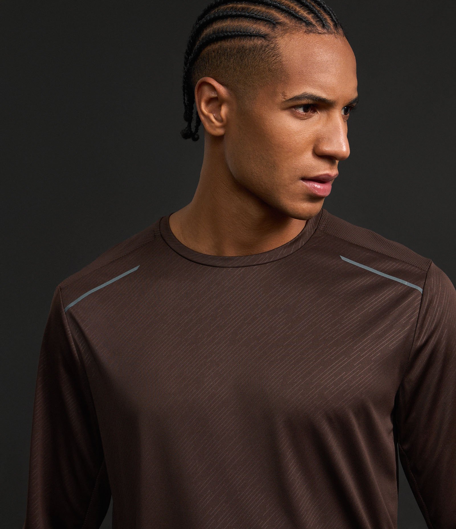 Camiseta Esportiva com Estampa Riscada com Proteção UV Marrom 3