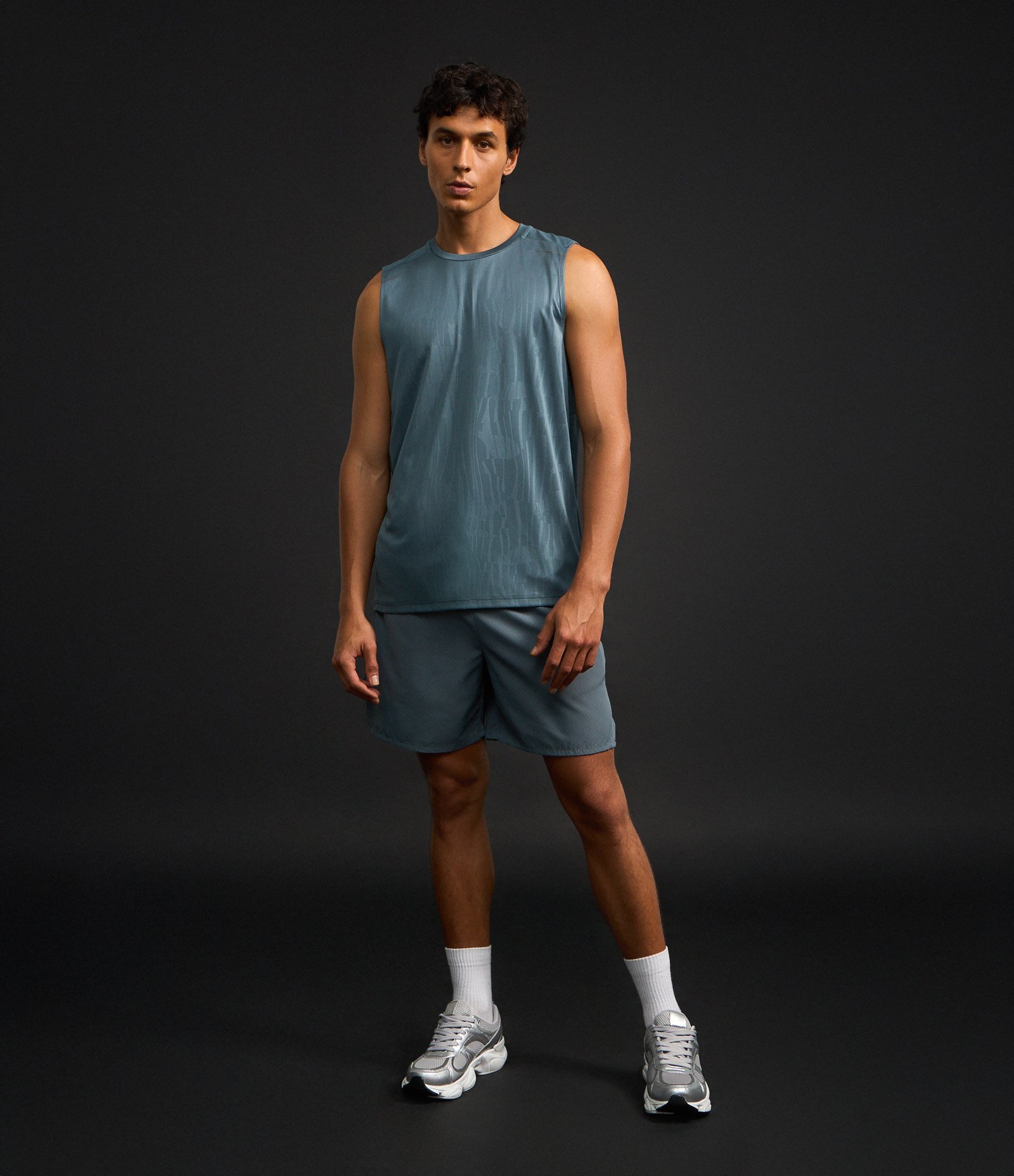 Regata Esportiva com Tecnologia Dry e Estampa Heat Print Cinza 2