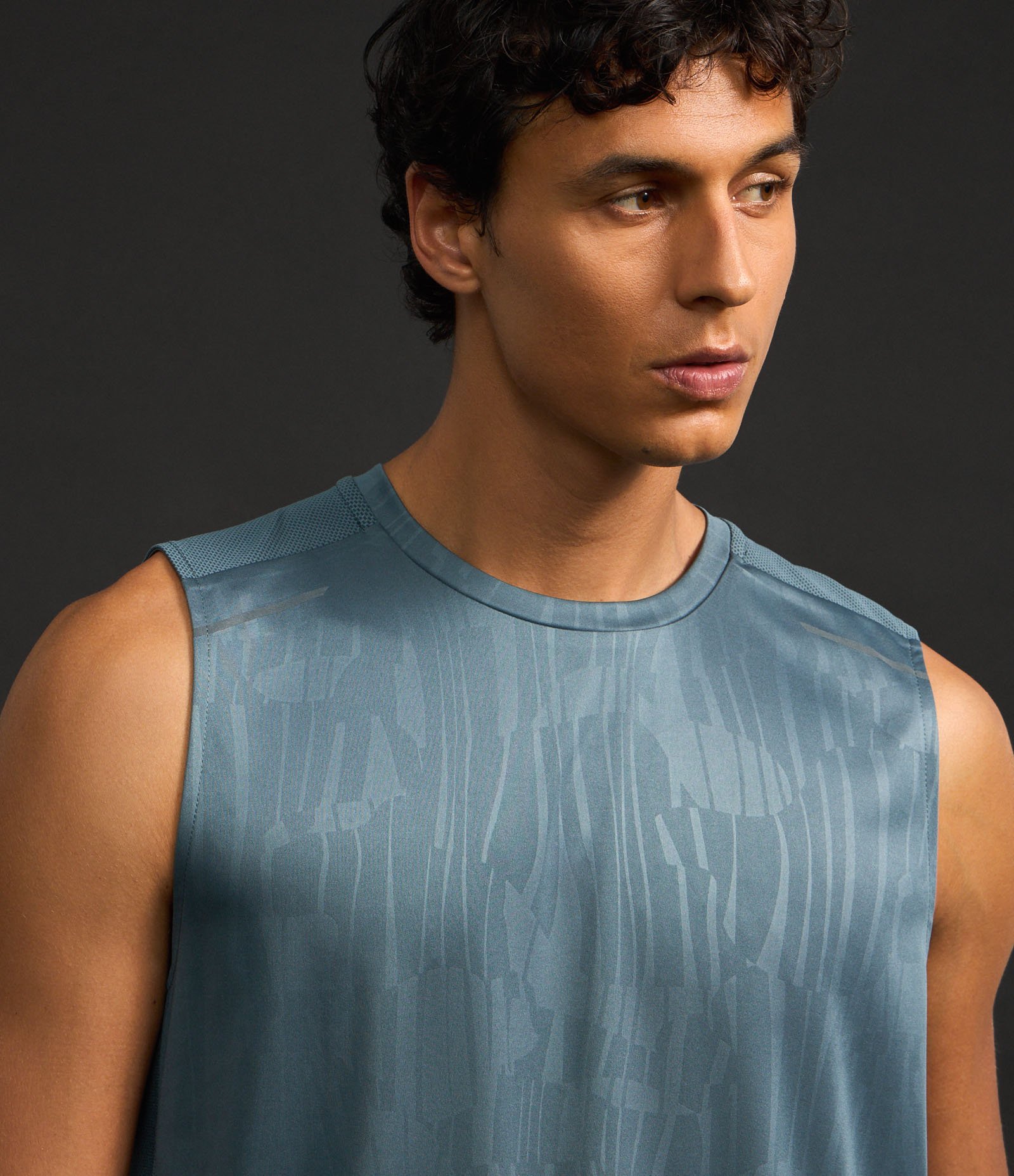 Regata Esportiva com Tecnologia Dry e Estampa Heat Print Cinza 3