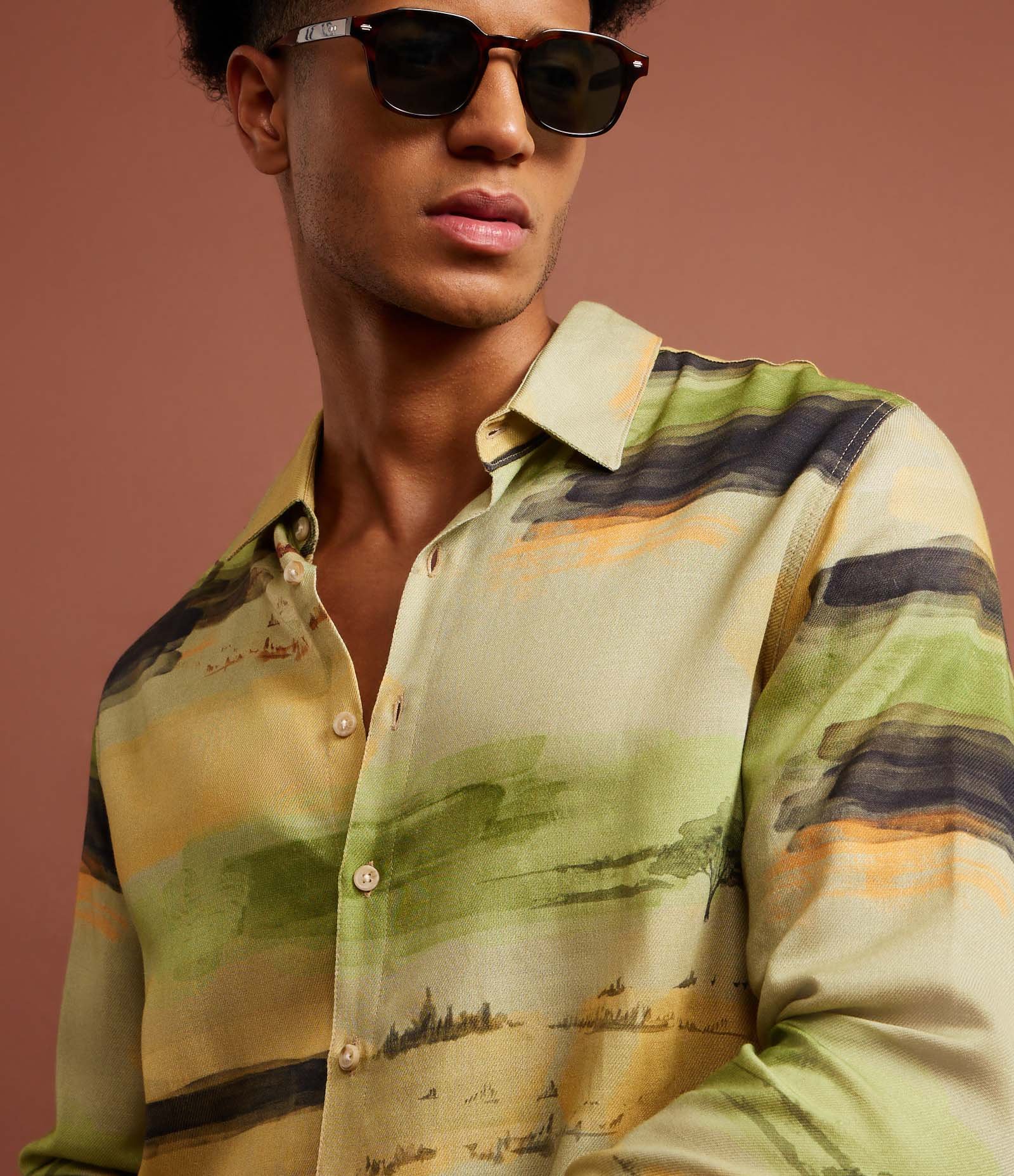 Camisa Regular em Cambraia com Estampa de Paisagem Estilo Aquarela Verde 5