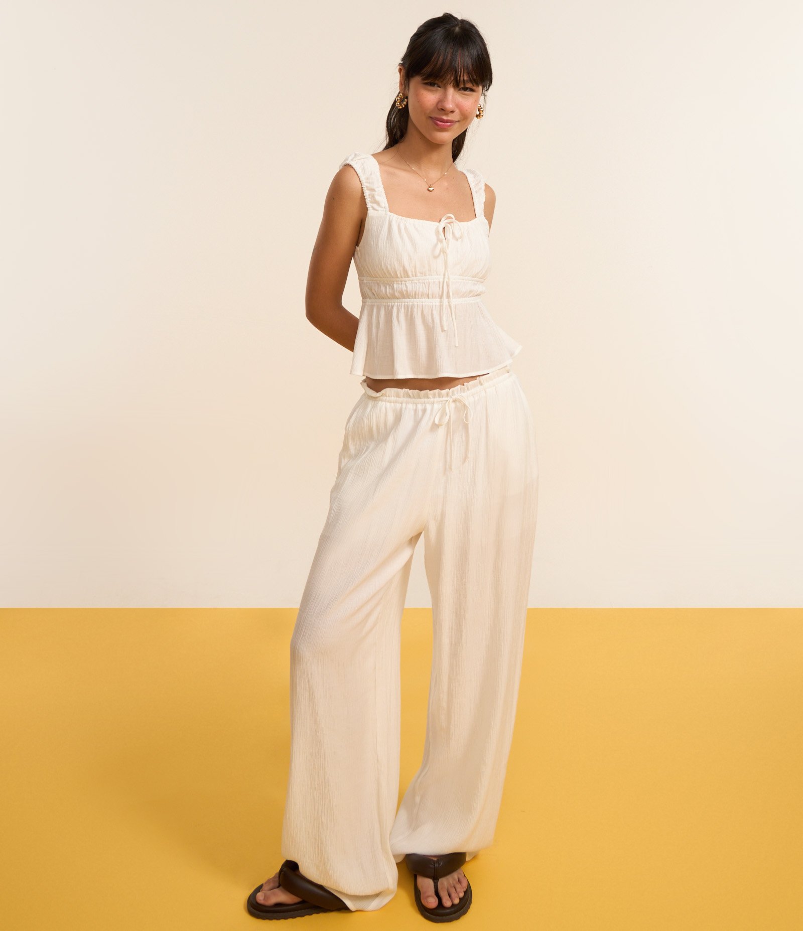 Calça Reta em Viscose Texturizada com Amarração na Cintura Branco 6