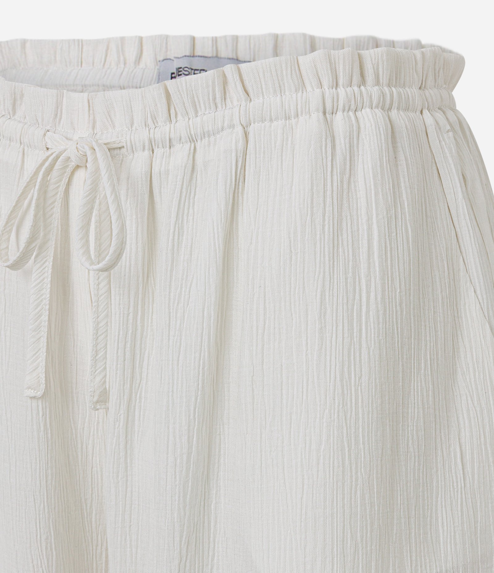 Calça Reta em Viscose Texturizada com Amarração na Cintura Branco 8