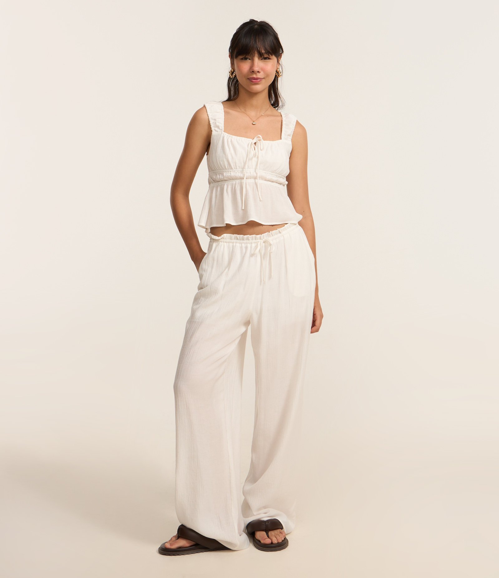 Calça Reta em Viscose Texturizada com Amarração na Cintura Branco 1