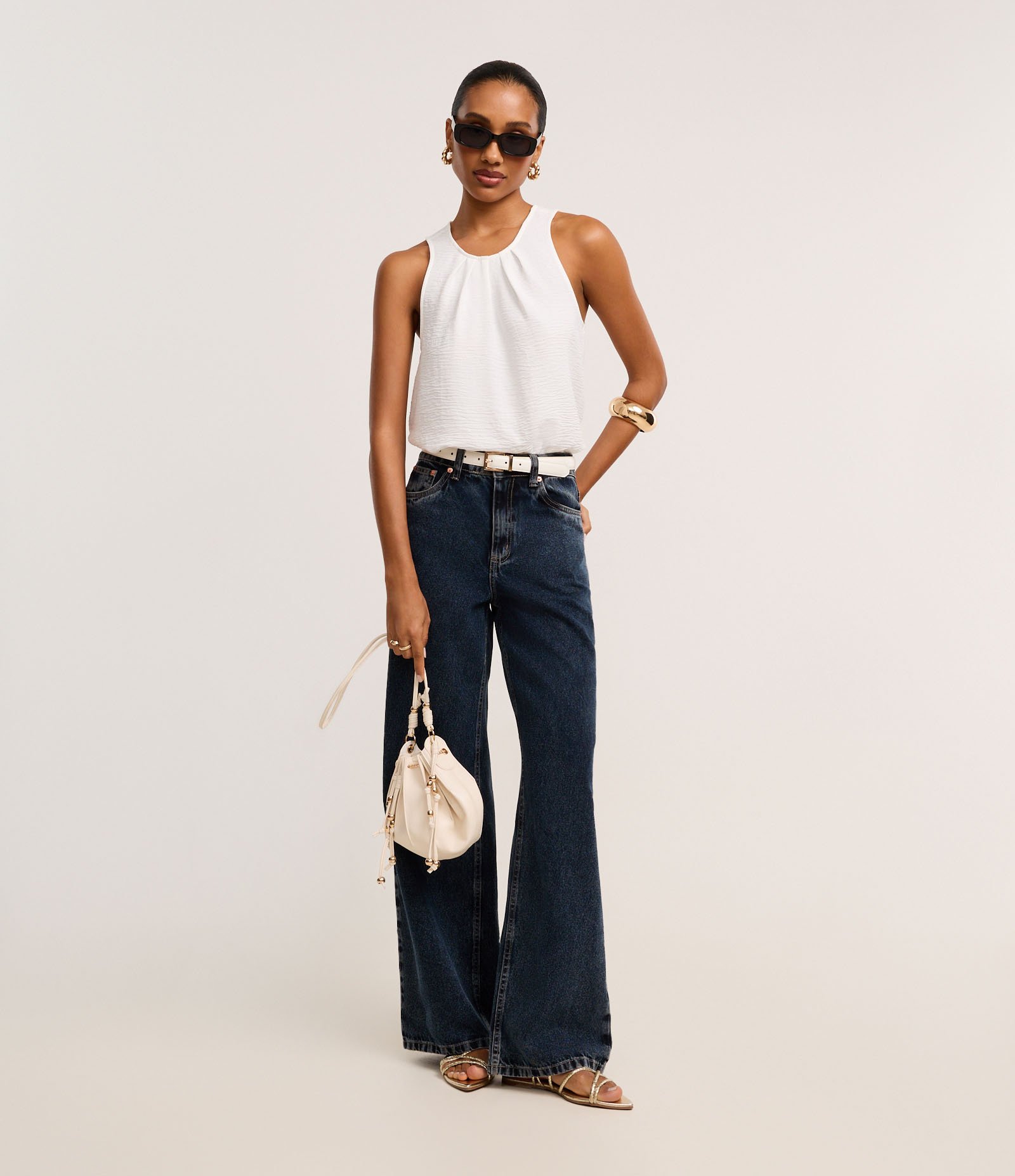 Blusa em Airflow com Franzidos na Gola Redonda Branco 2