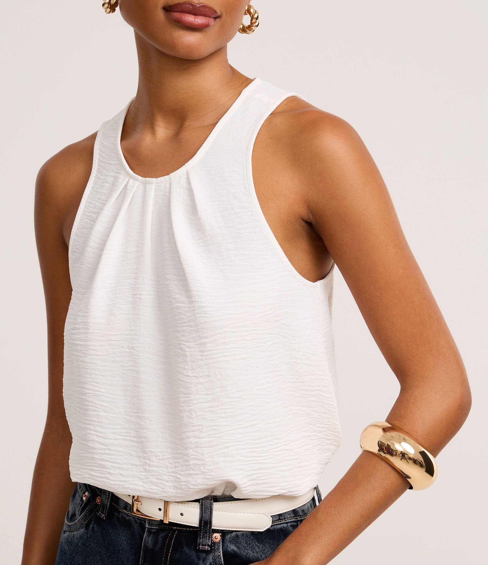 Blusa em Airflow com Franzidos na Gola Redonda Branco 4