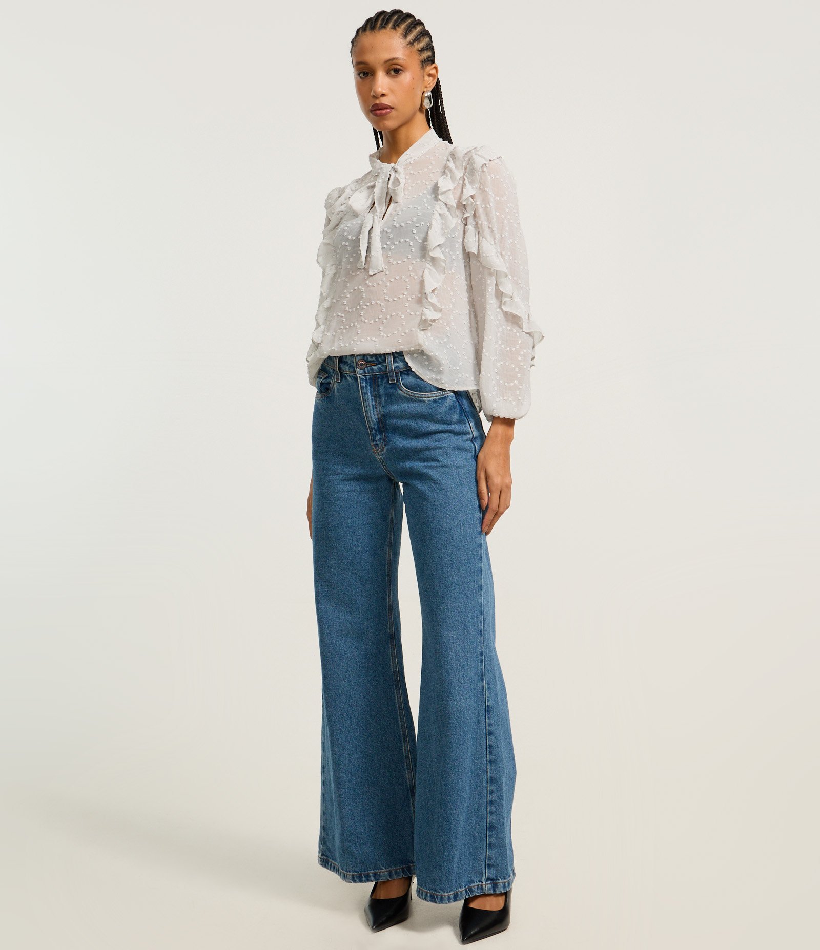 Blusa Bata em Chiffon com Amarração e Babados Cinza 2