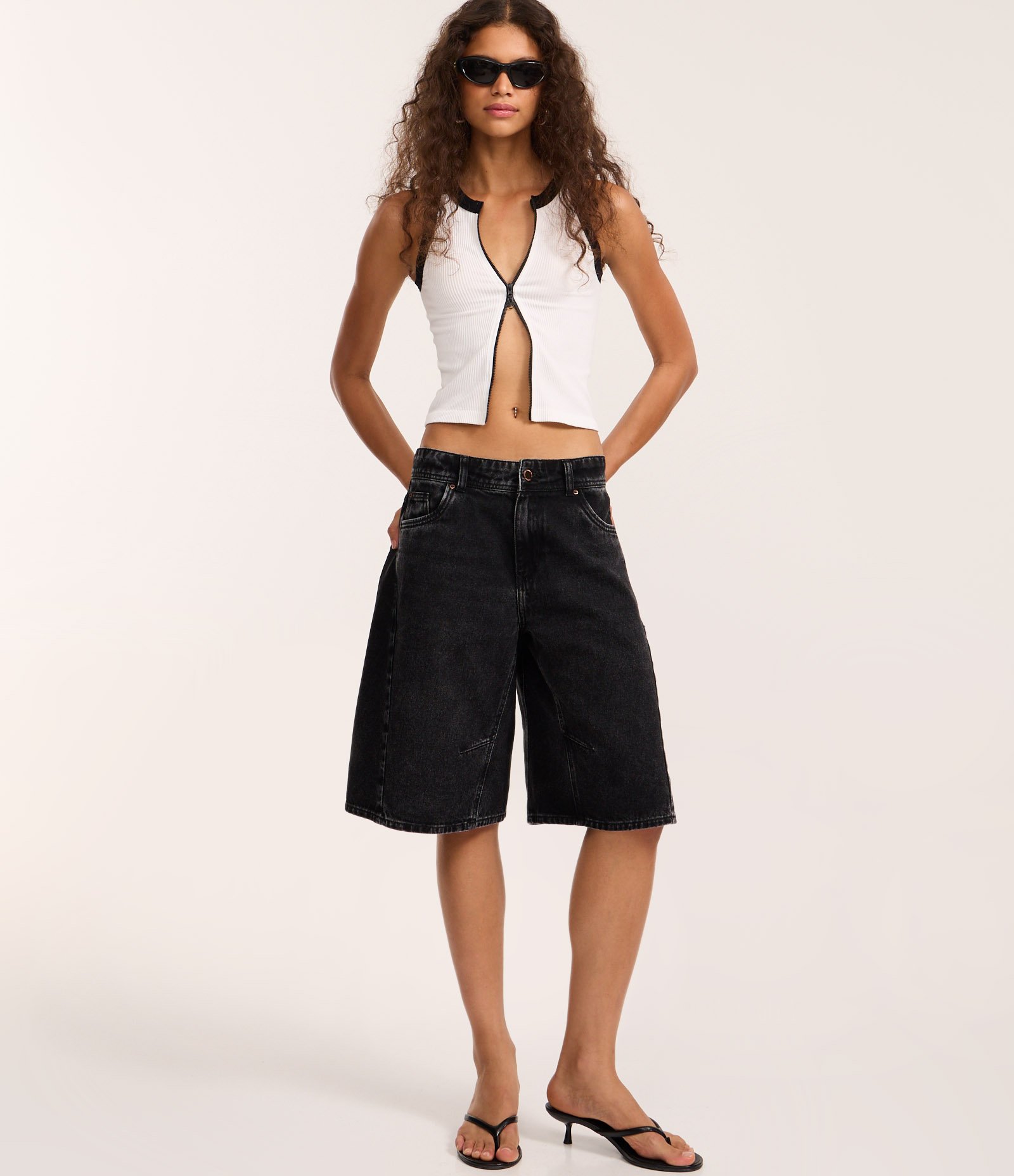 Regata Seamless com Zíper e Viés Contraste Branco 2